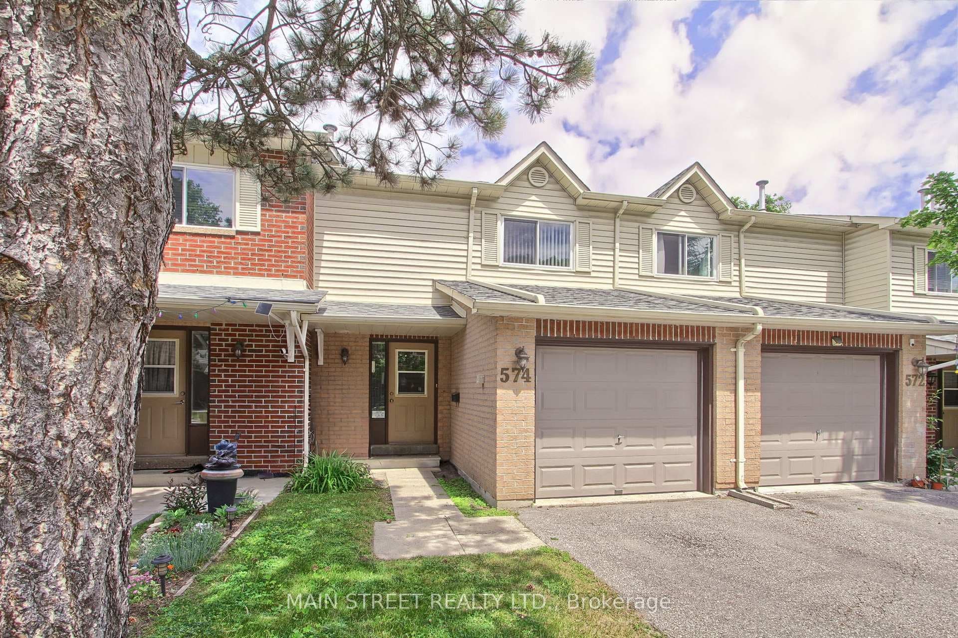 574 Jack Giles Circle 43, Newmarket, ON L3X 1X9