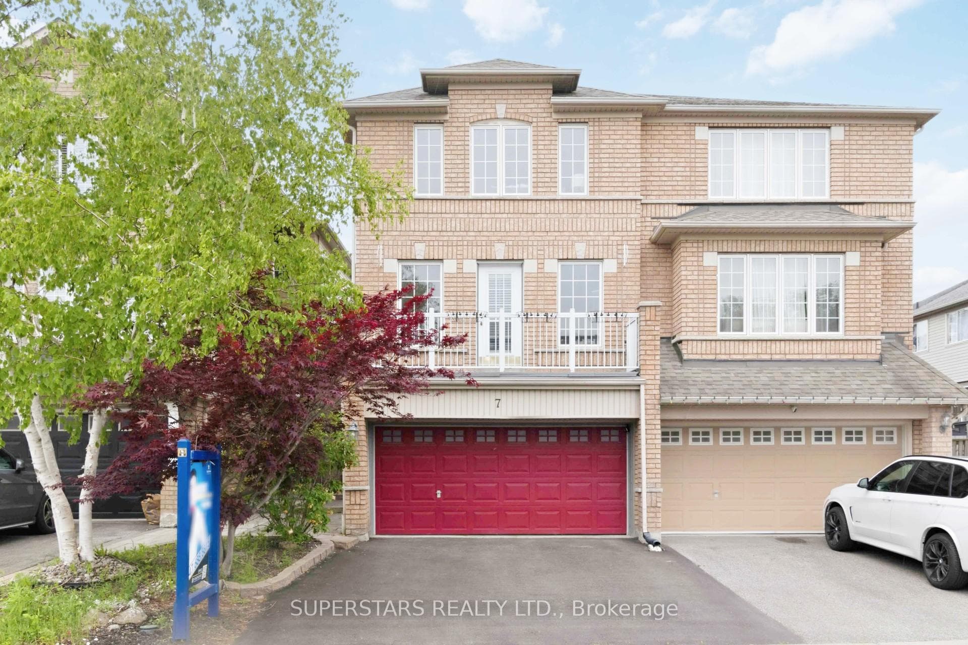 7 Alder Grove, Aurora, ON L4G 7N6