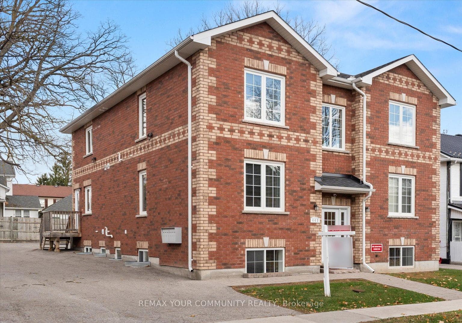 443 Timothy Street, Newmarket, ON L3Y 1P7