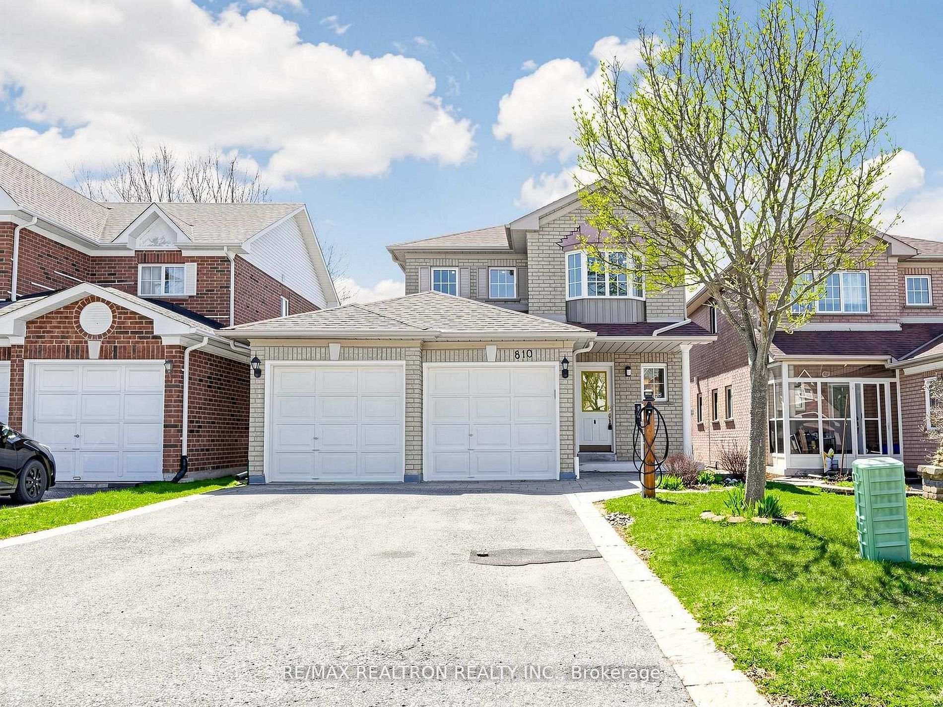 810 Stonehaven Avenue, Newmarket, ON L3X 2G2