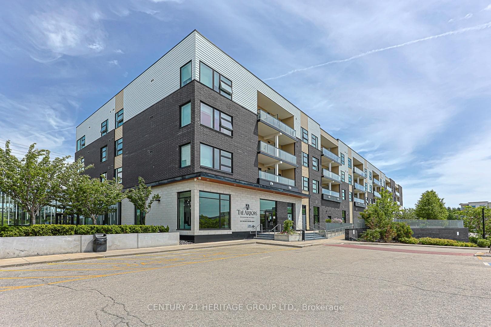 555 William Graham Drive 208, Aurora, ON L4G 7C4