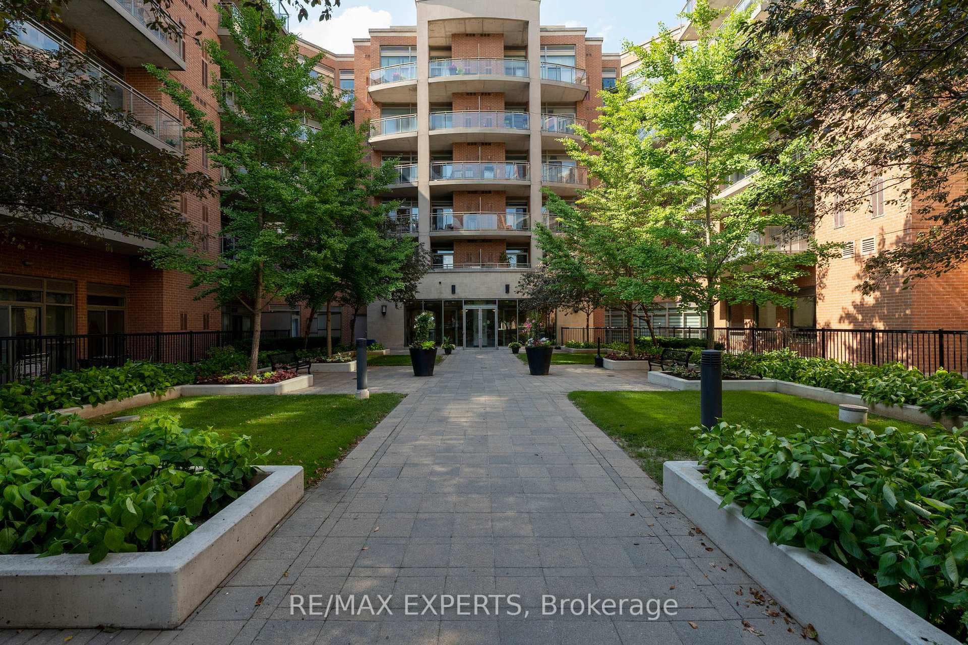 281 Woodbridge Avenue 301, Vaughan, ON L4L 0C6