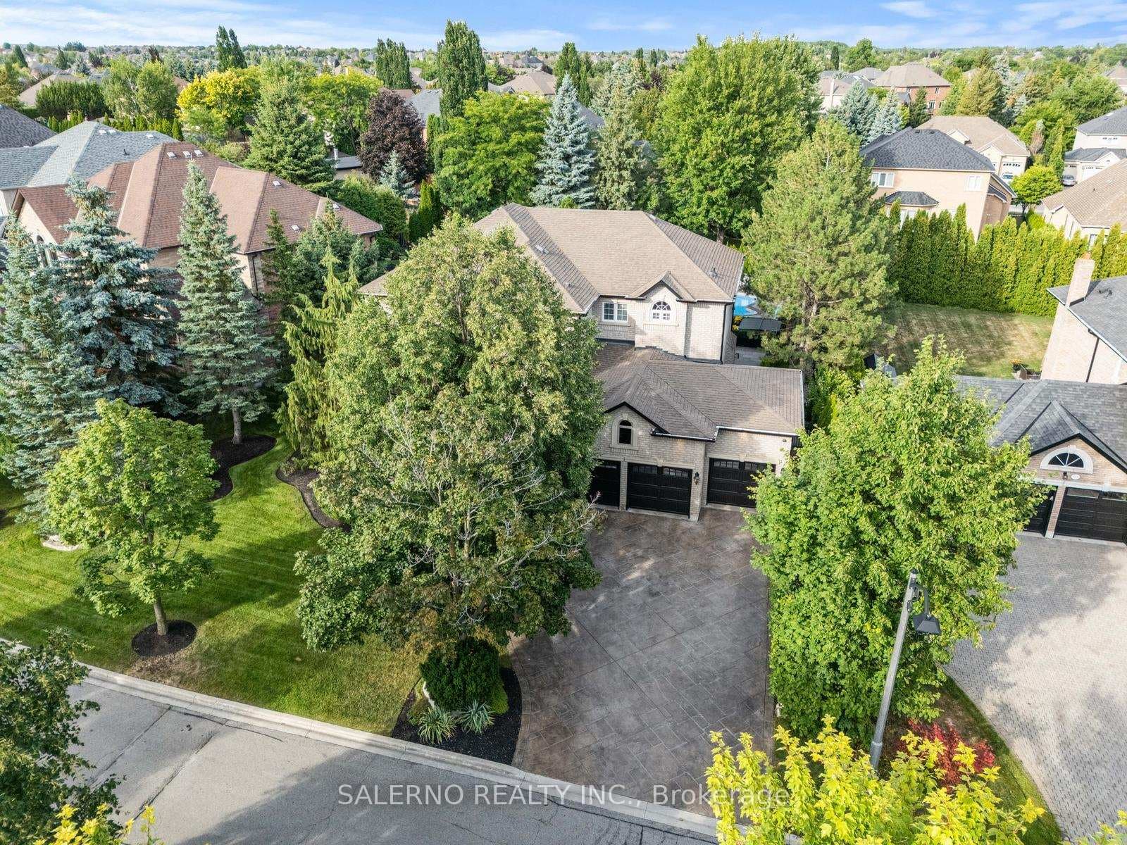 107 Deerchase Circle, Vaughan, ON L4H 1B4