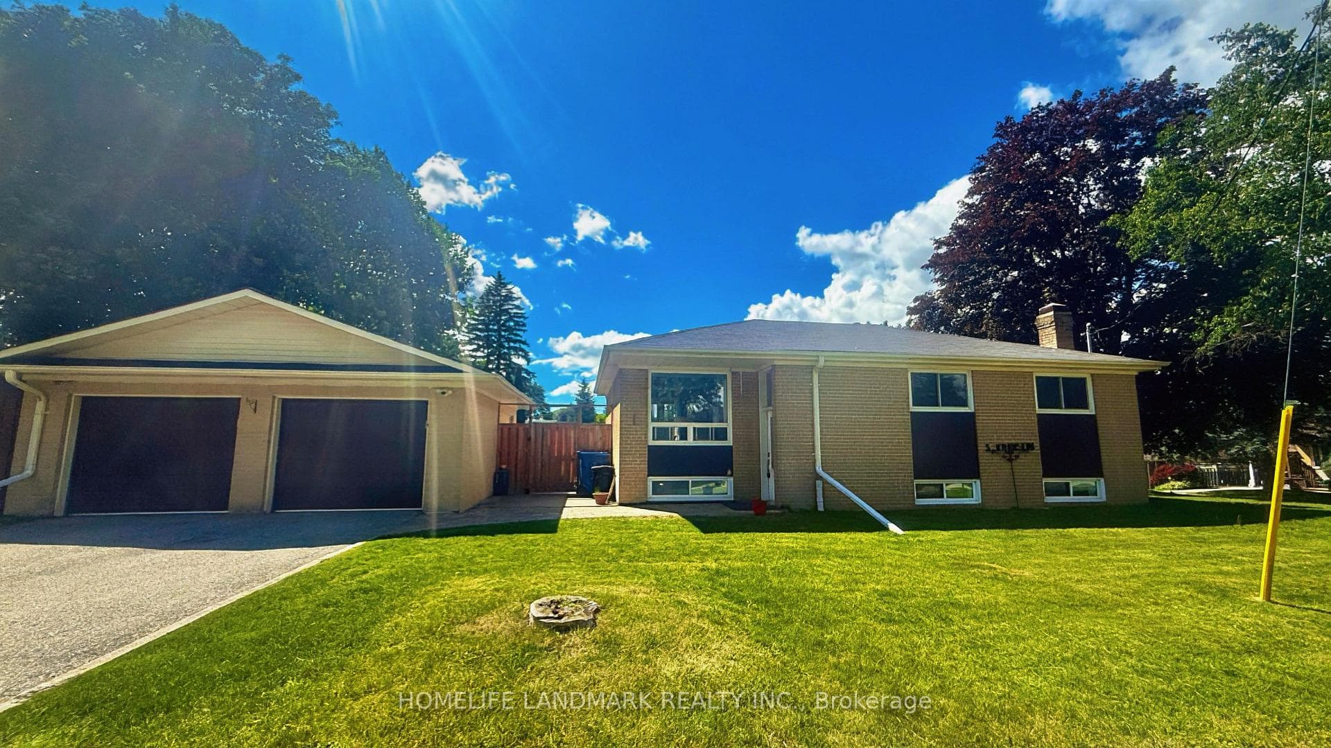 5 Johnson Road, Aurora, ON L4G 2A1