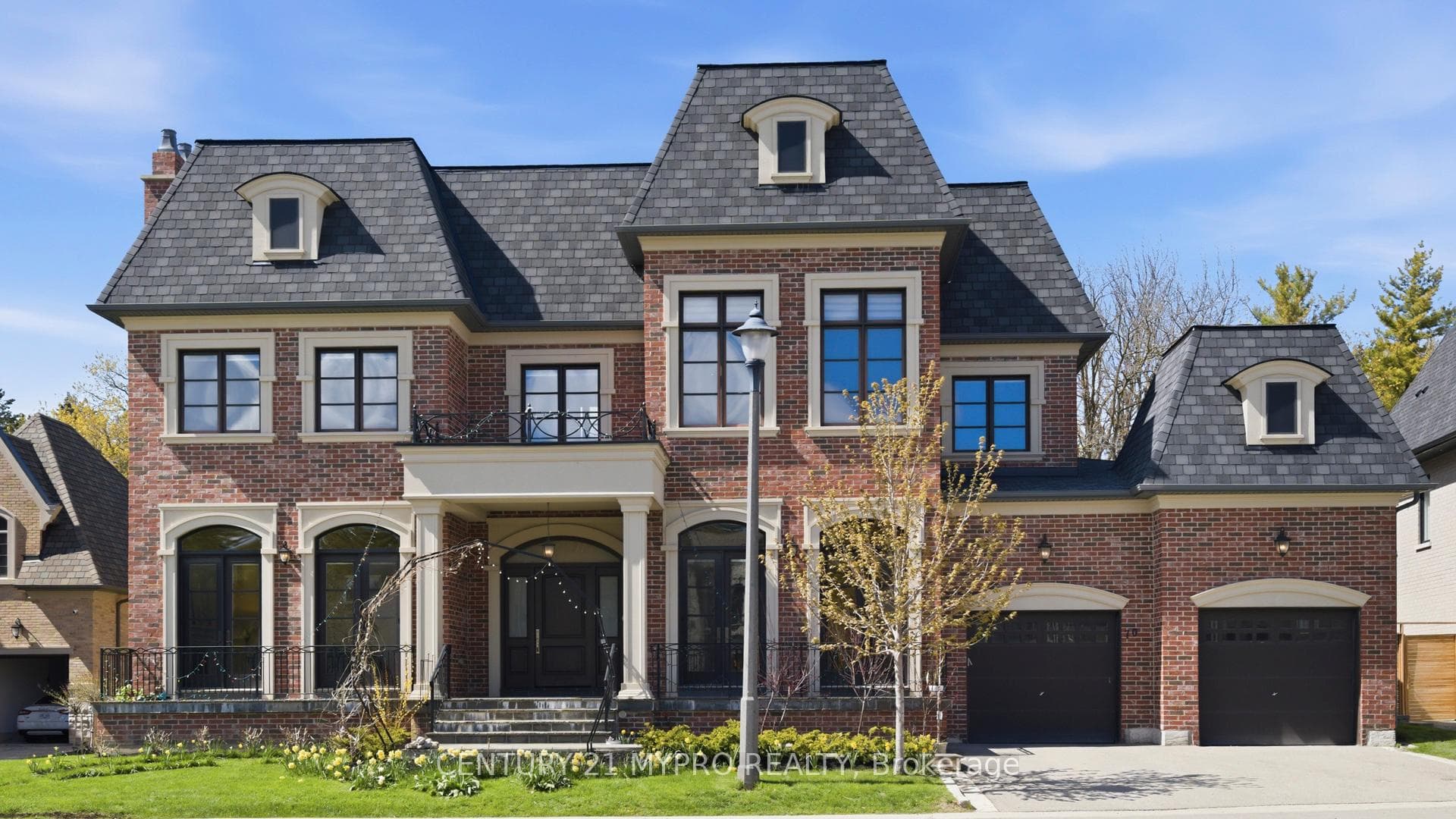 70 Davina Circle, Aurora, ON L4G 0T1