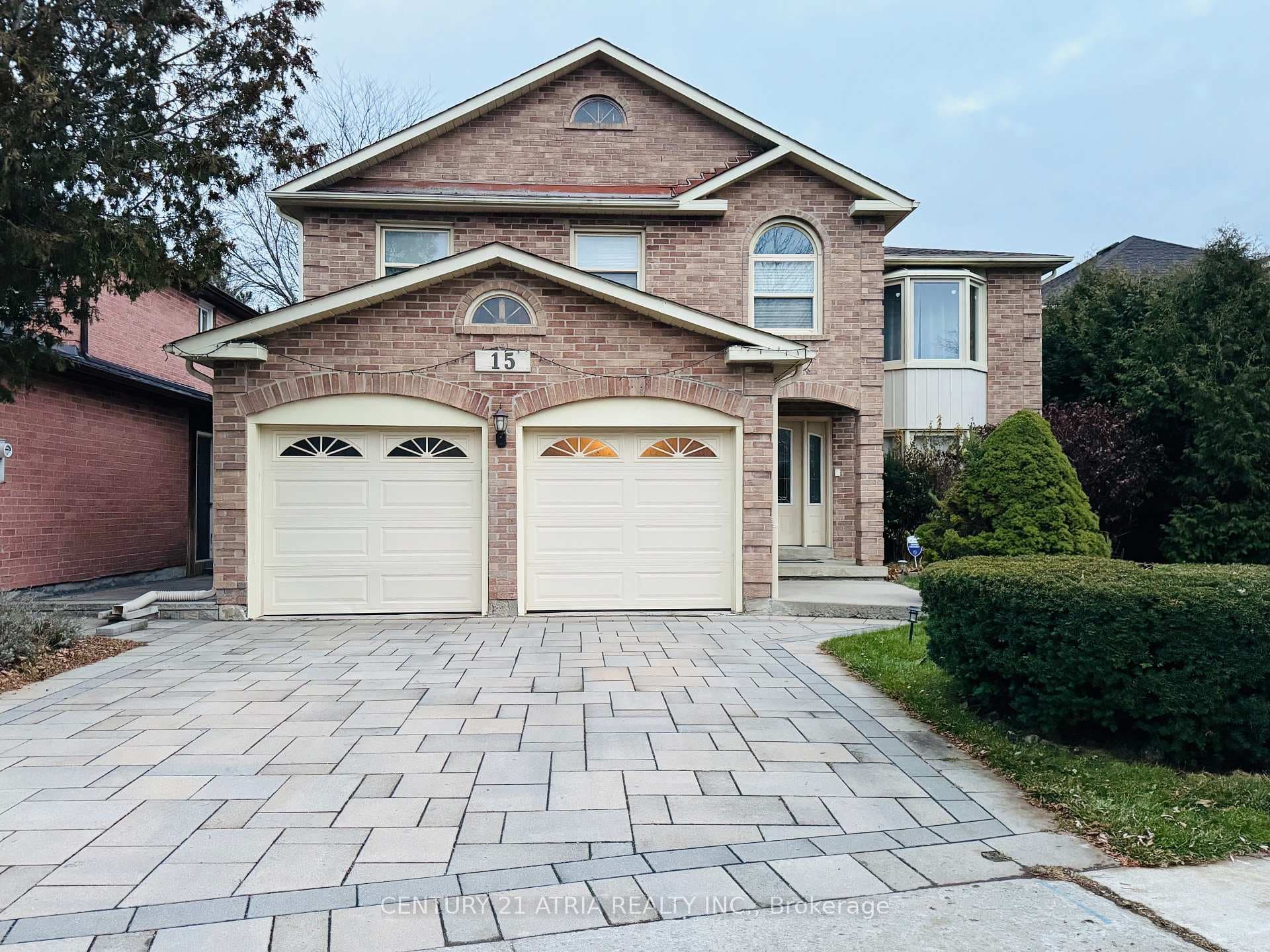 15 Timpson Drive, Aurora, ON L4G 5K6