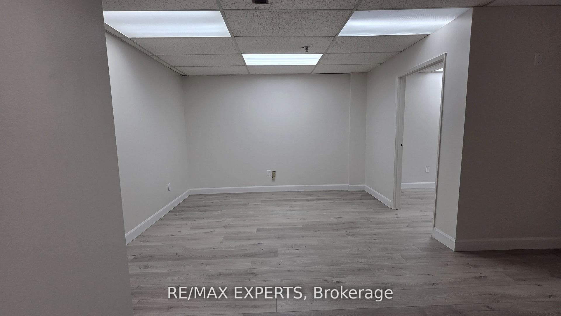 400 Esna Park Drive 10, Markham, ON L3R 3K2