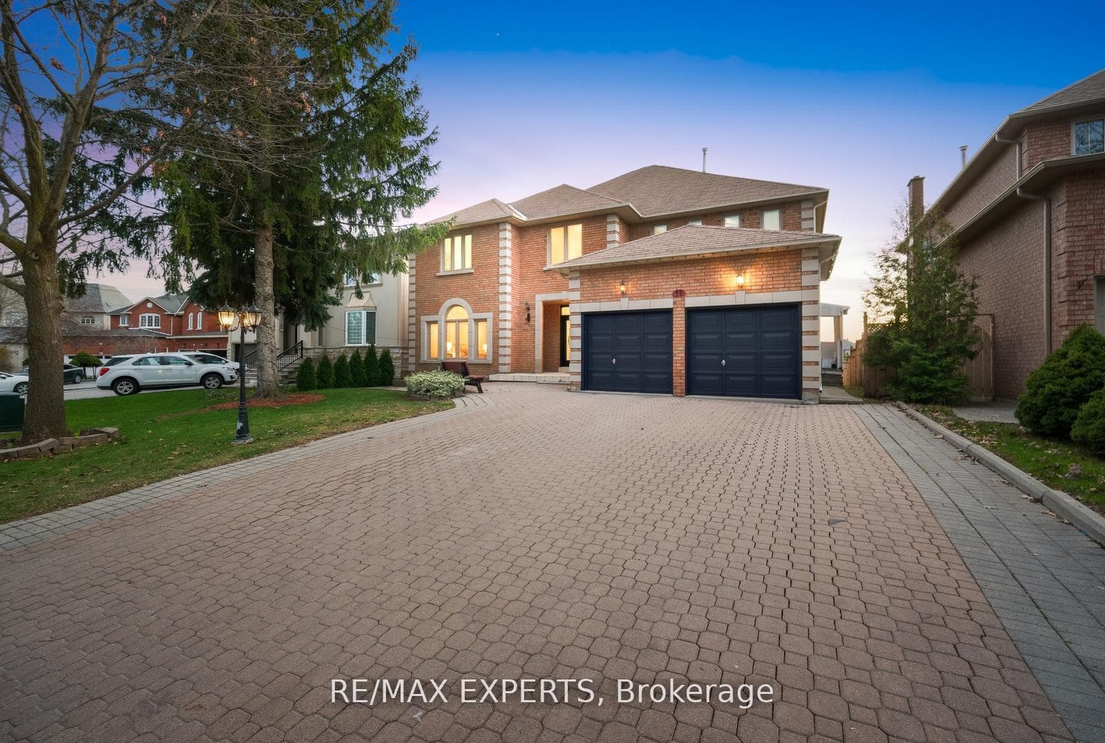 11 Horizon Court, Richmond Hill, ON L4B 3G1