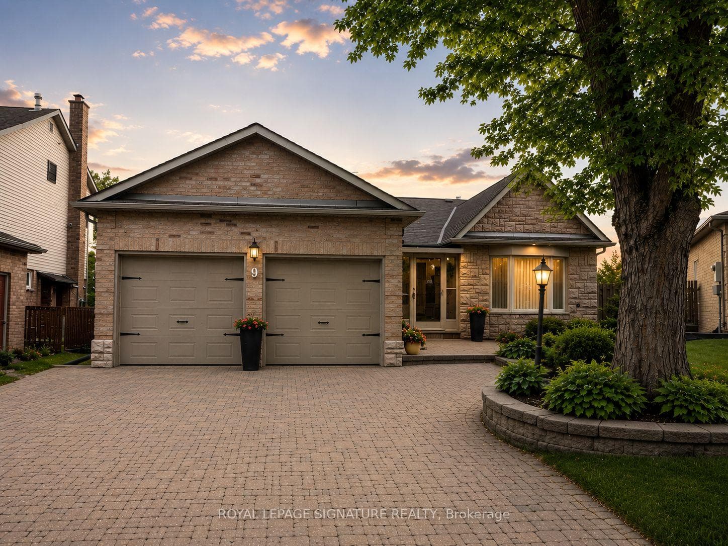 9 Beatty Crescent, Aurora, ON L4G 5V2
