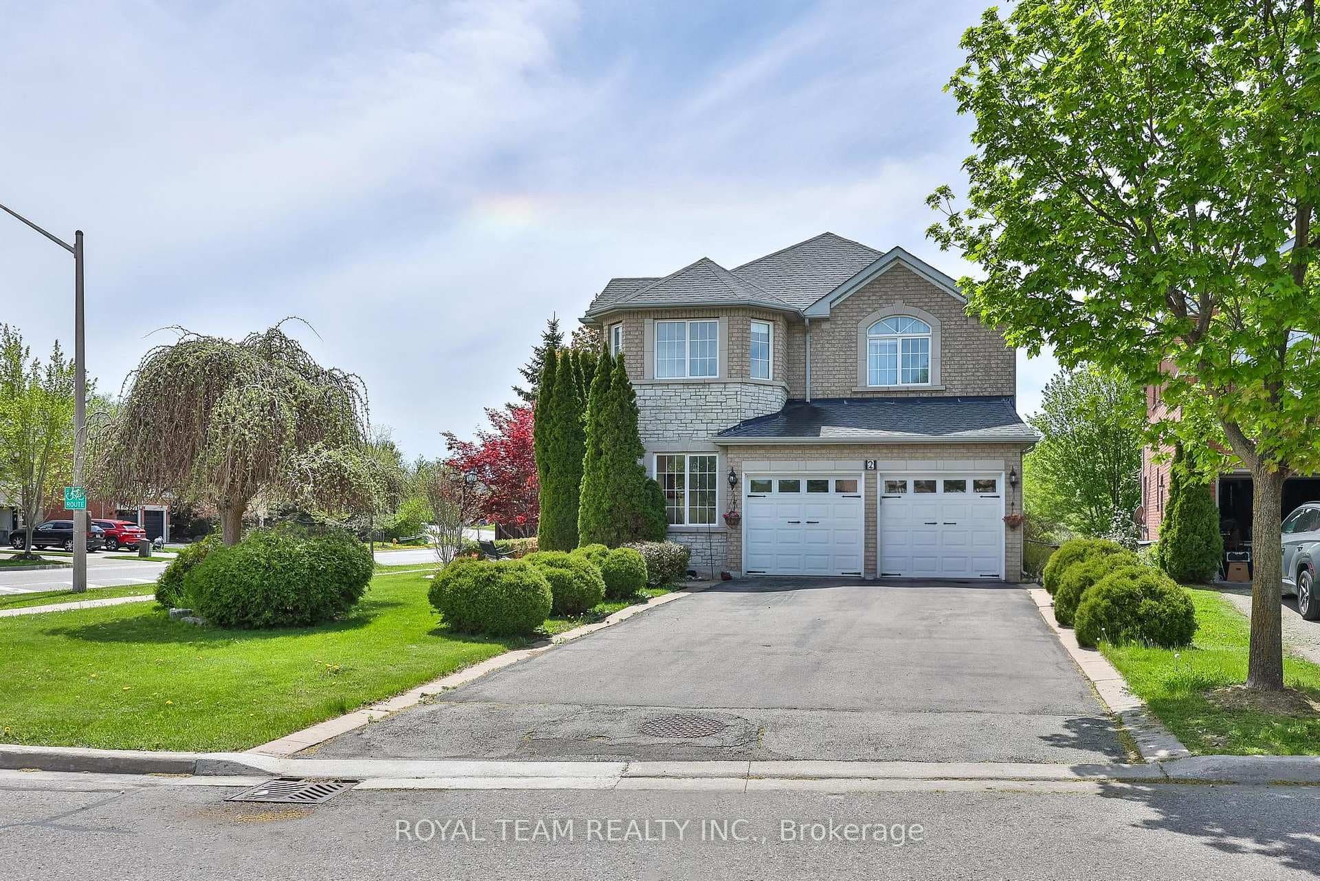 2 Sandway Crescent, Vaughan, ON L6A 2M1