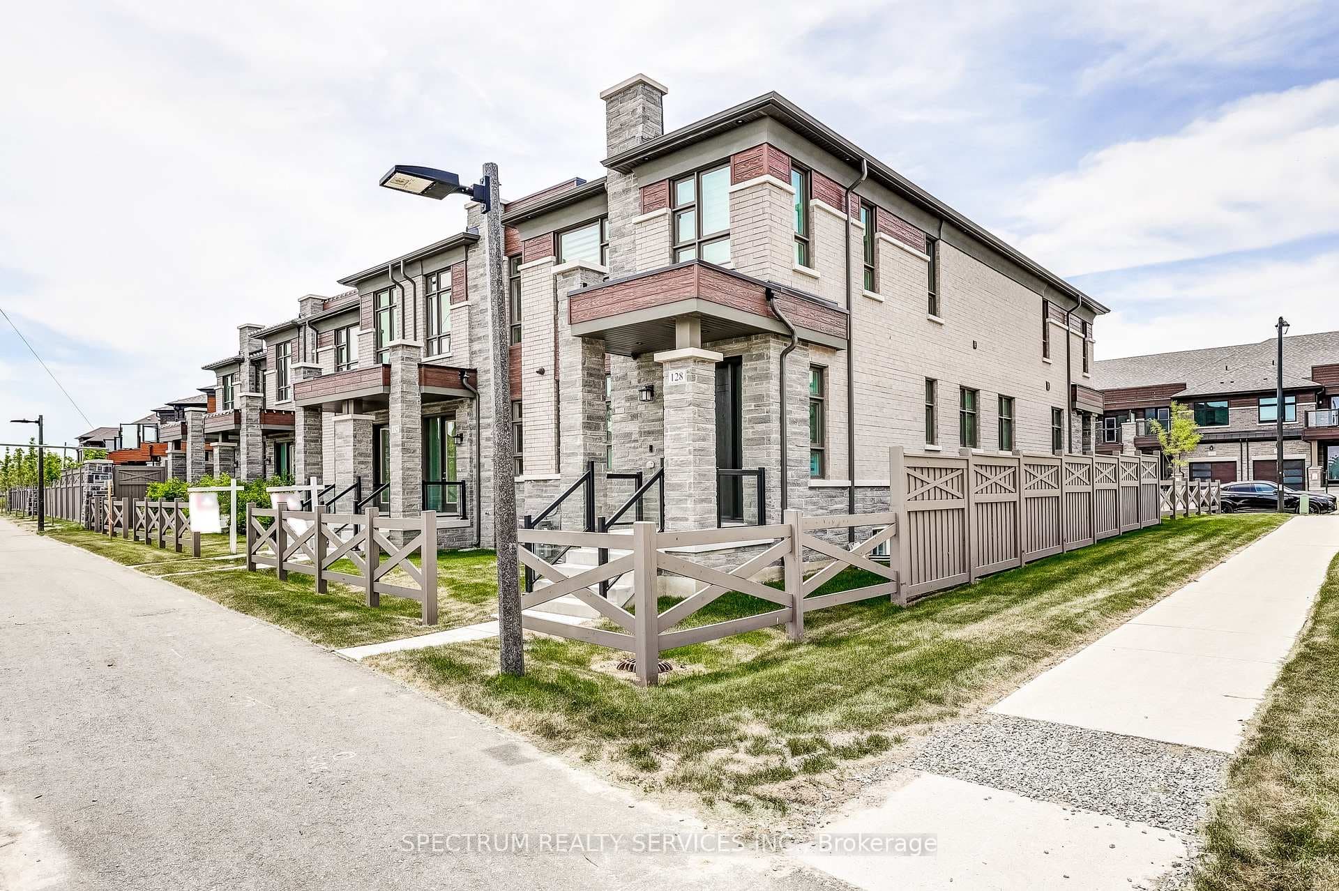 132 Adario Crescent, Vaughan, ON L4H 4P7