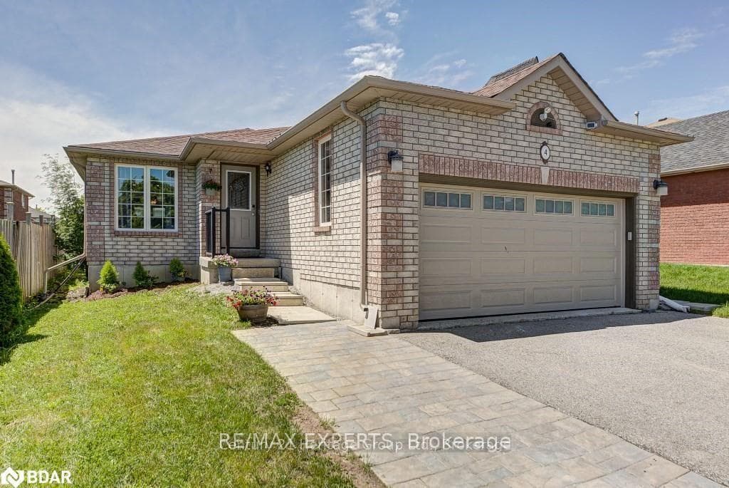 4 Ambler Byway Upper, Barrie, ON L4M 7A4