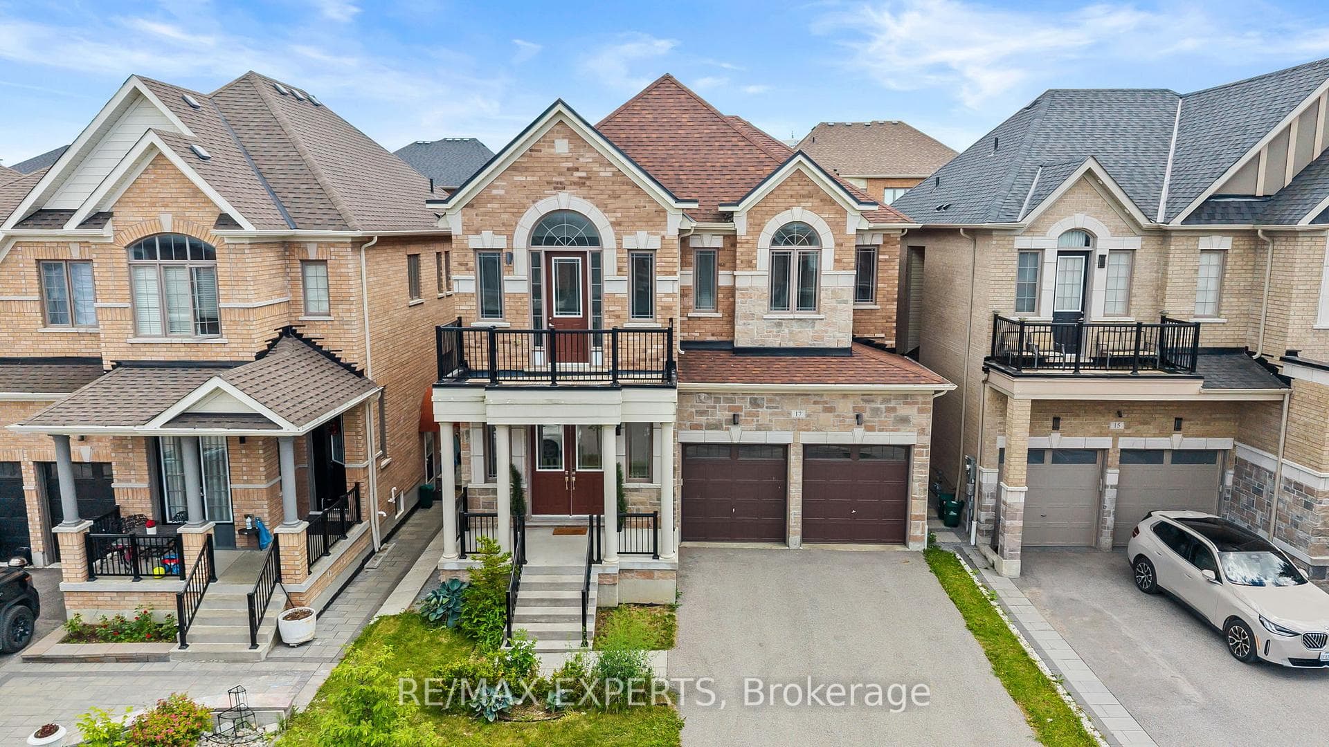 17 Red Rose Lane, East Gwillimbury, ON L9N 0V1