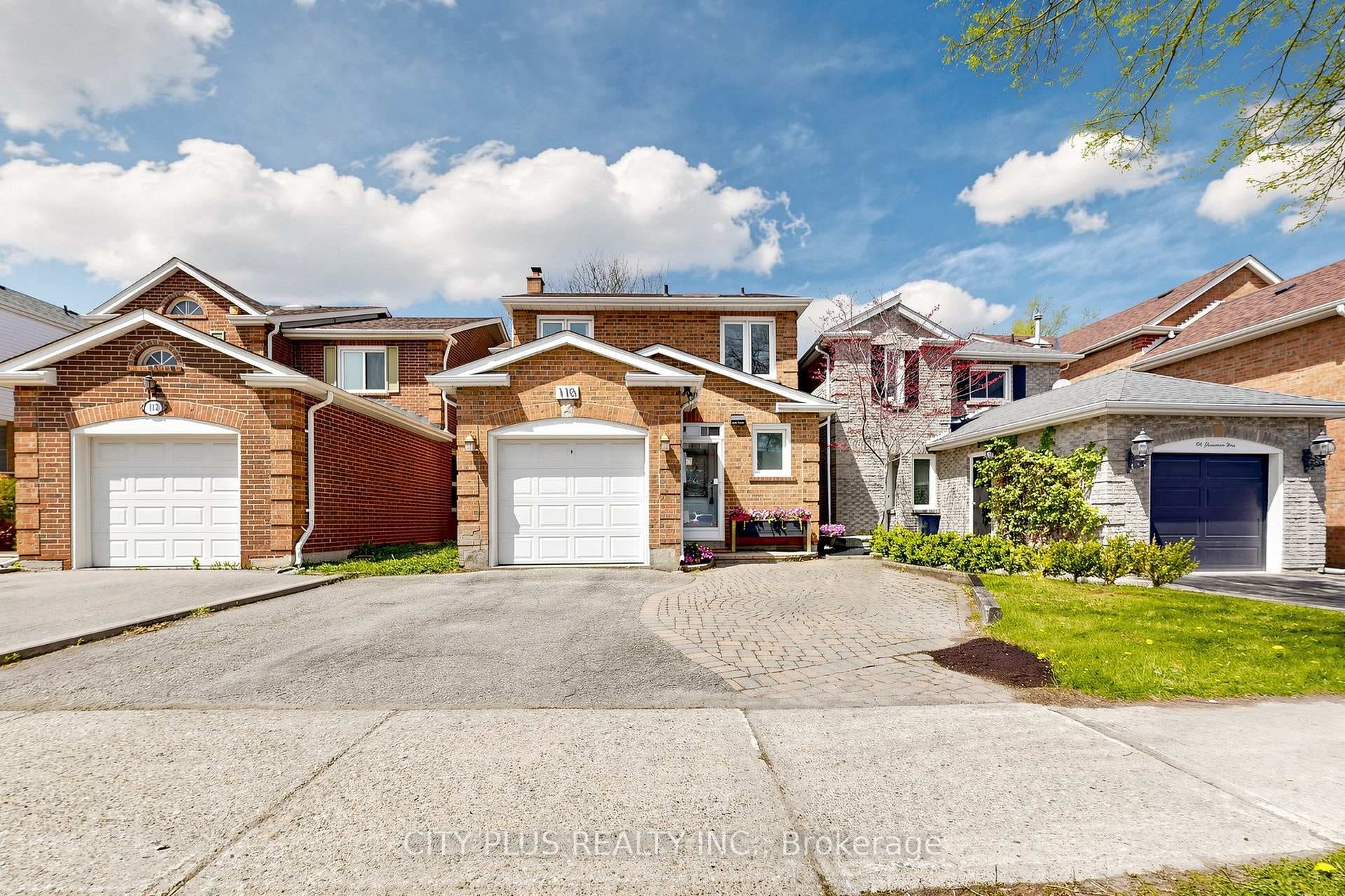 110 Glenmanor Way, Vaughan, ON L4J 3E5