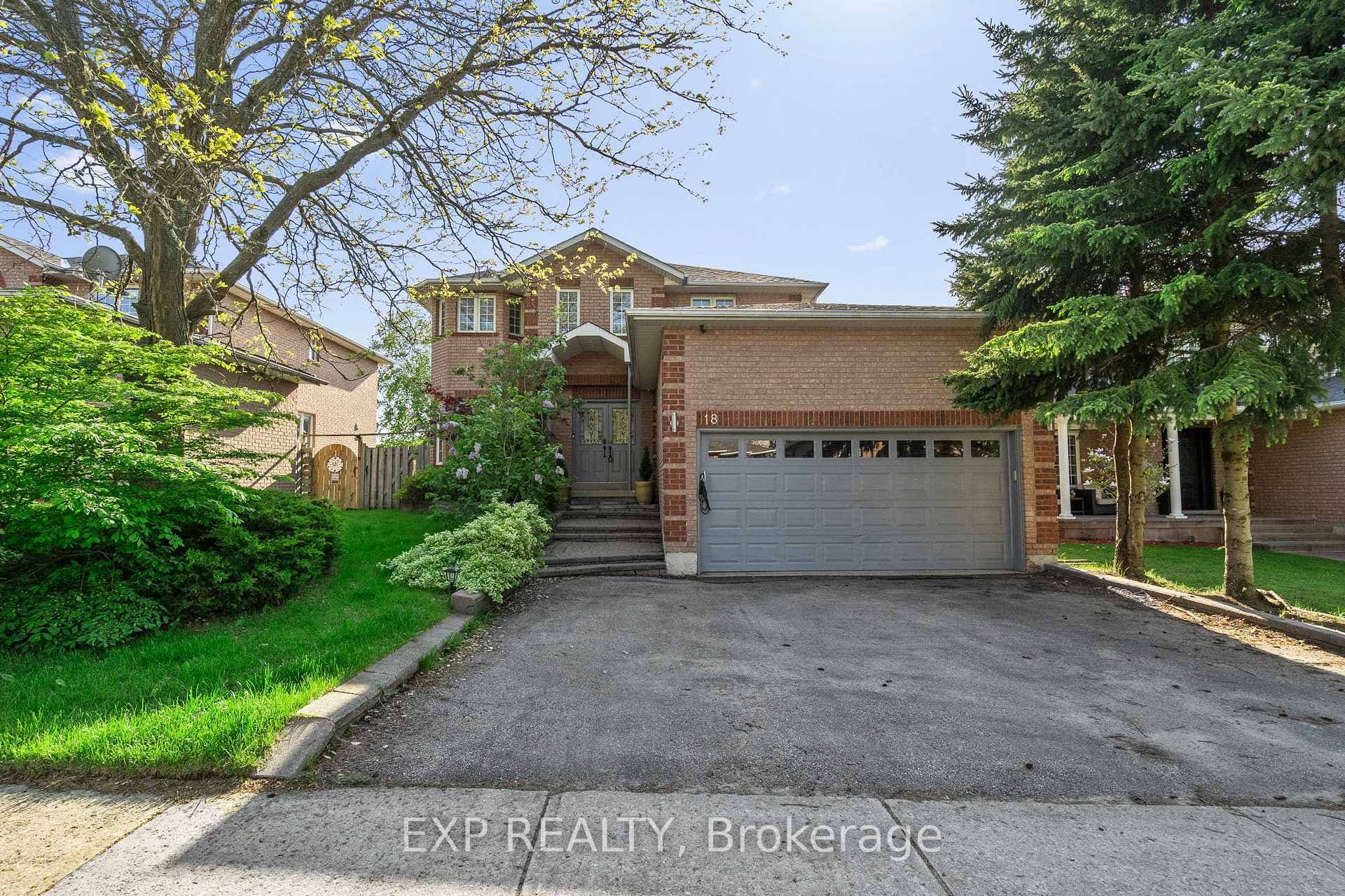 18 Fox Run Lane, Bradford West Gwillimbury, ON L3Z 2Z3
