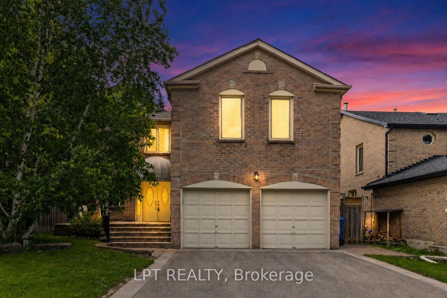 152 McCaffrey Road, Newmarket, ON L3X 1K2