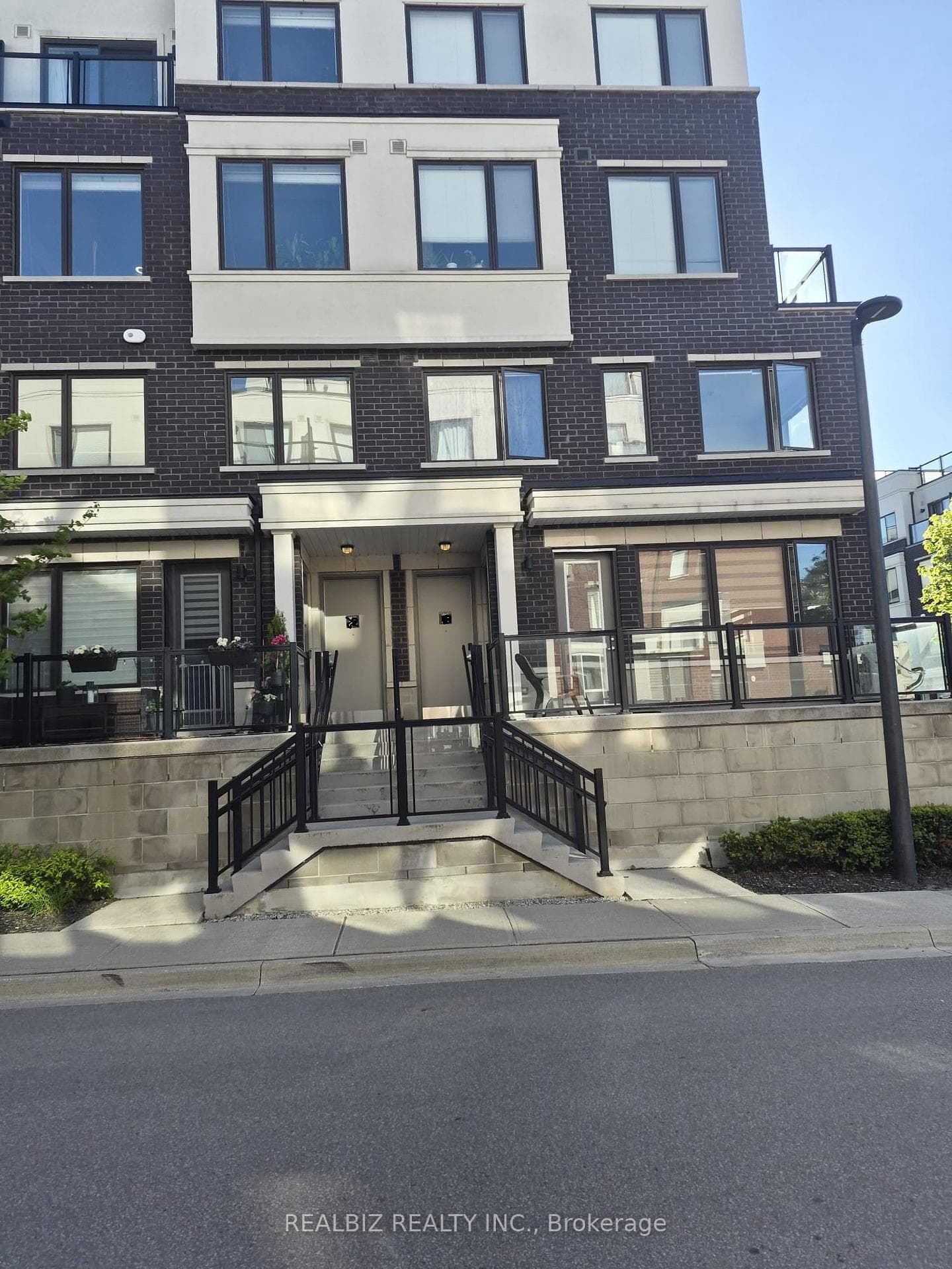 400 Alex Gardner Circle 77, Aurora, ON L4G 3G5