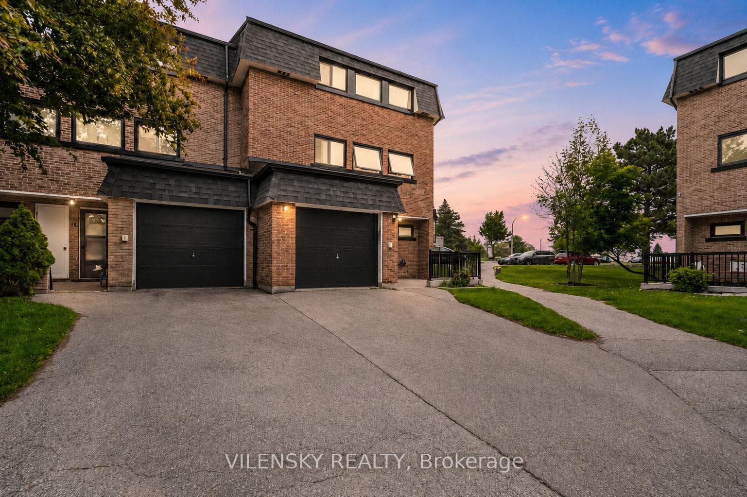 14 Poplar Crescent 19, Aurora, ON L4G 3L3