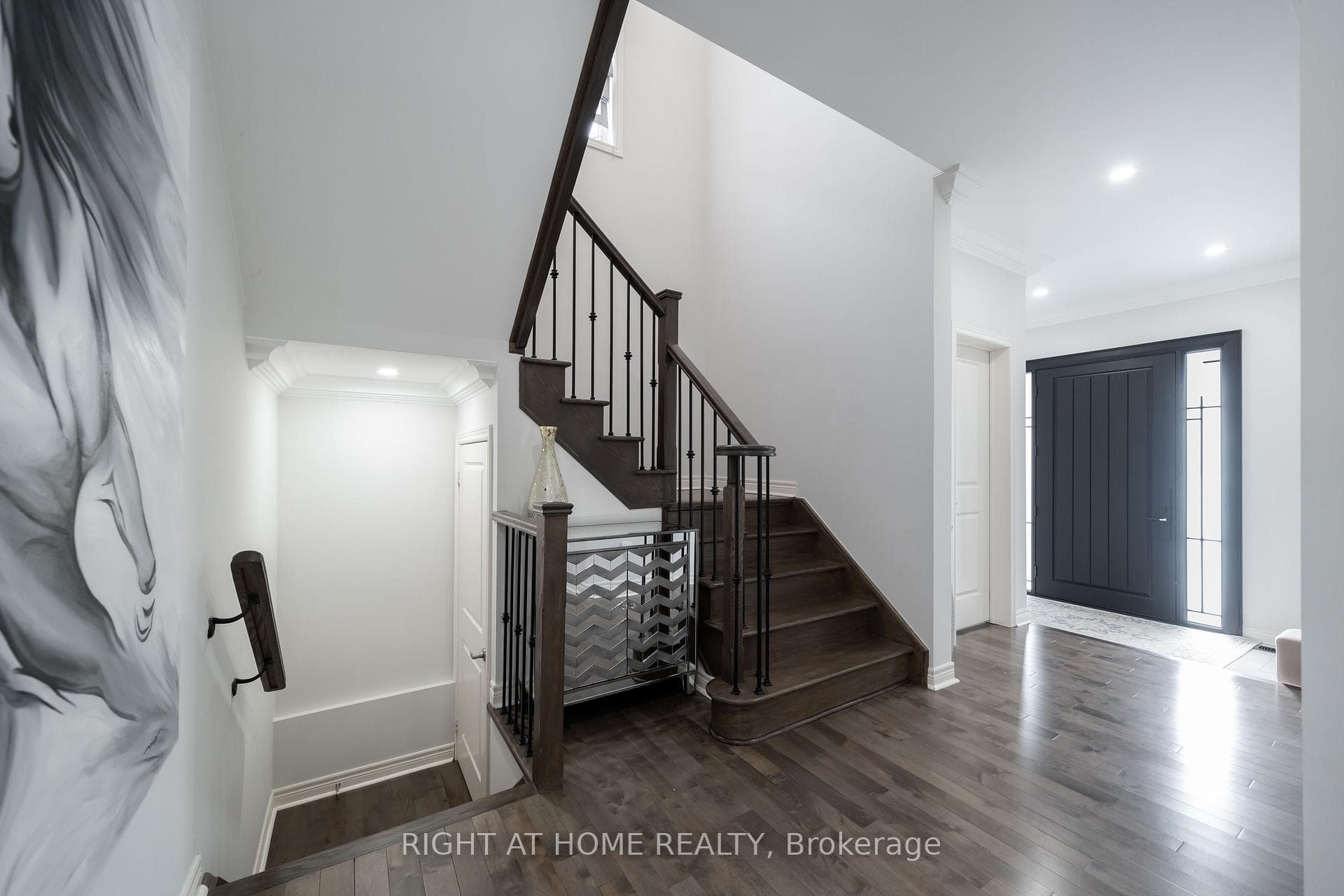 12 Tupling Street, Bradford West Gwillimbury, ON L3Z 0W8