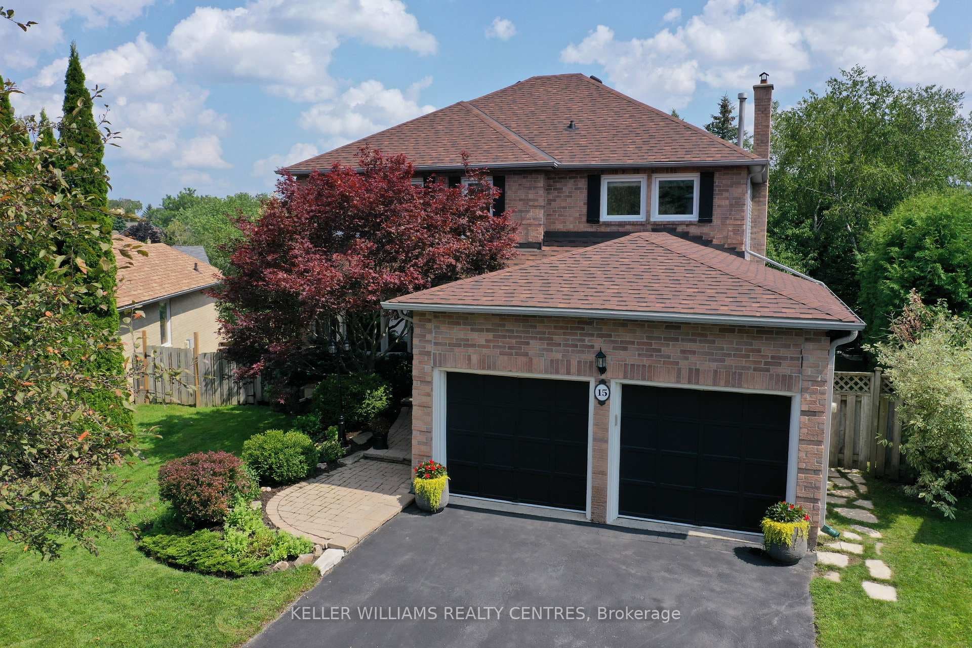 15 Beatty Crescent, Aurora, ON L4G 5V2