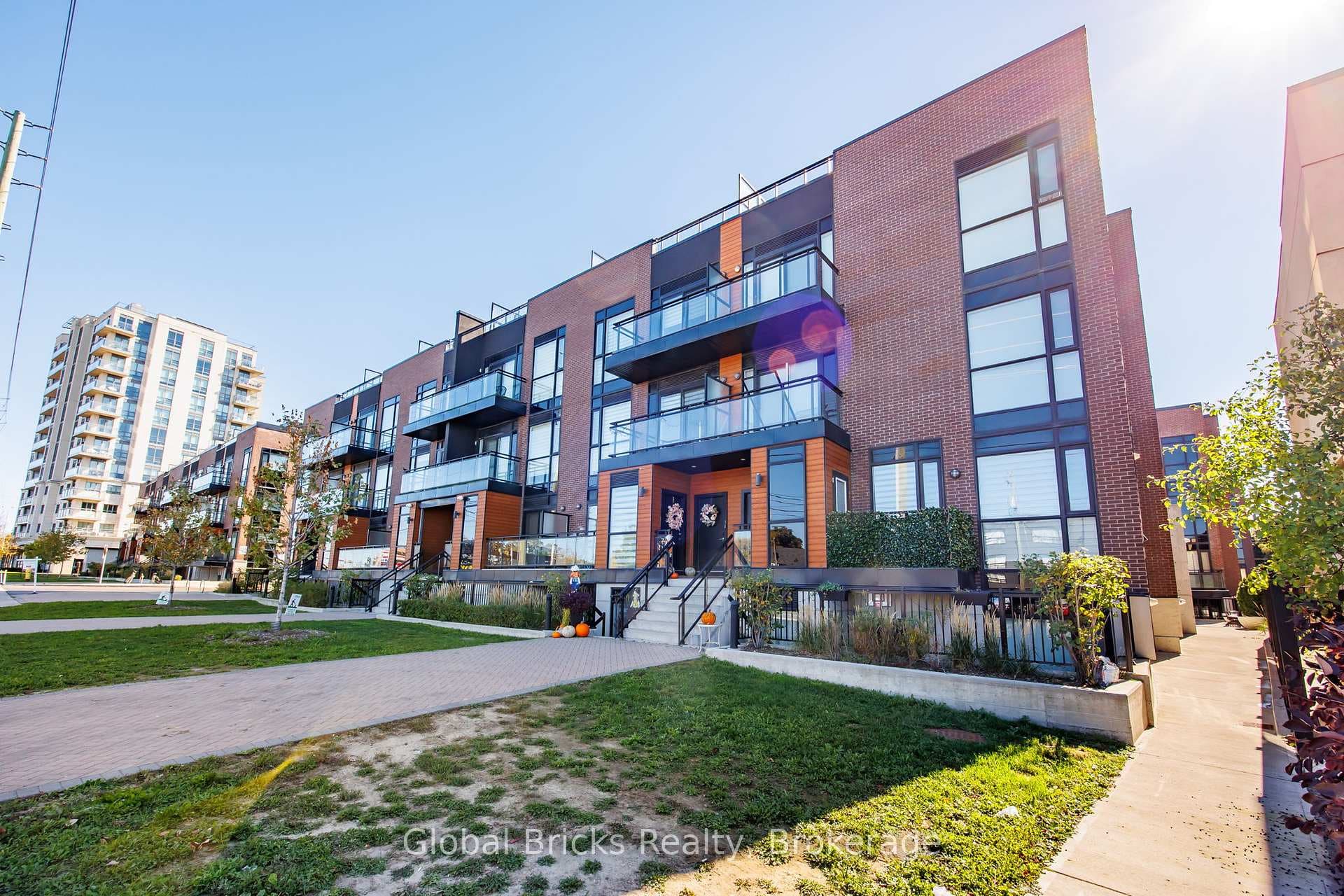5309 Highway 7 Highway A102, Vaughan, ON L4L 1T3