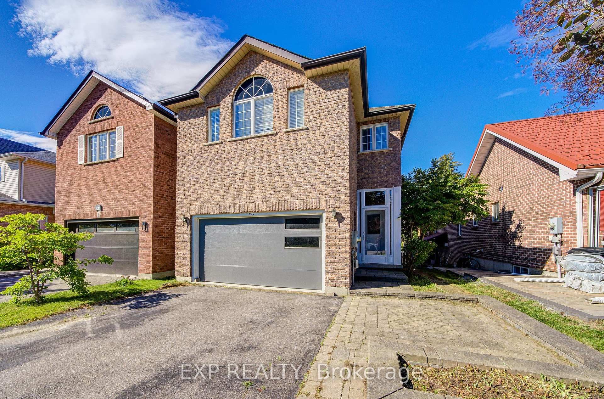 292 Sheridan Court, Newmarket, ON L3Y 8P9