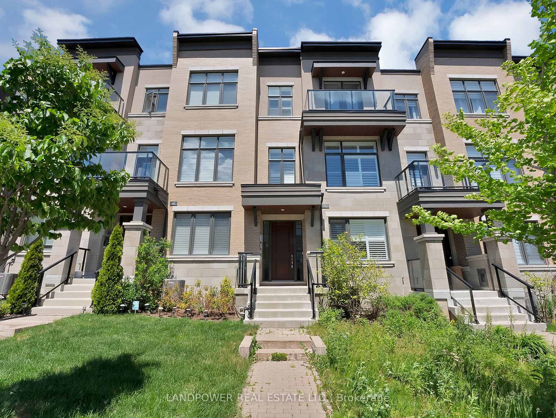 8 Aylin Crescent, Vaughan, ON L6A 4Z8