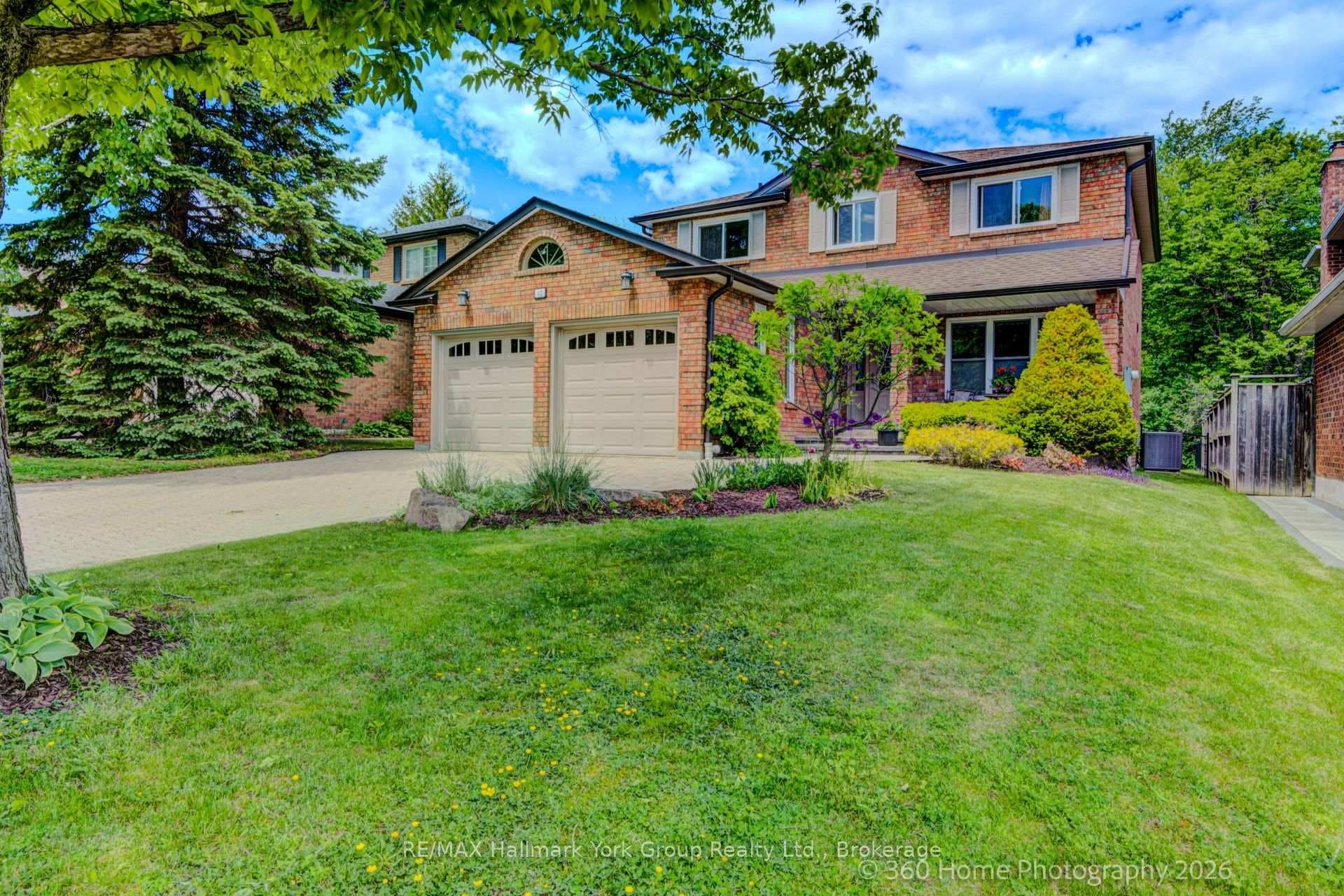 42 Lanewood Drive, Aurora, ON L4G 4T8