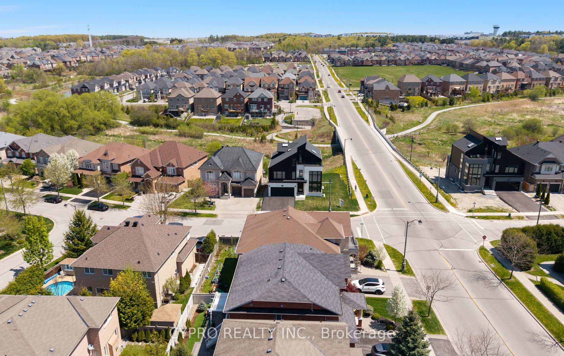 88 Cosford Street, Aurora, ON L4G 0G6