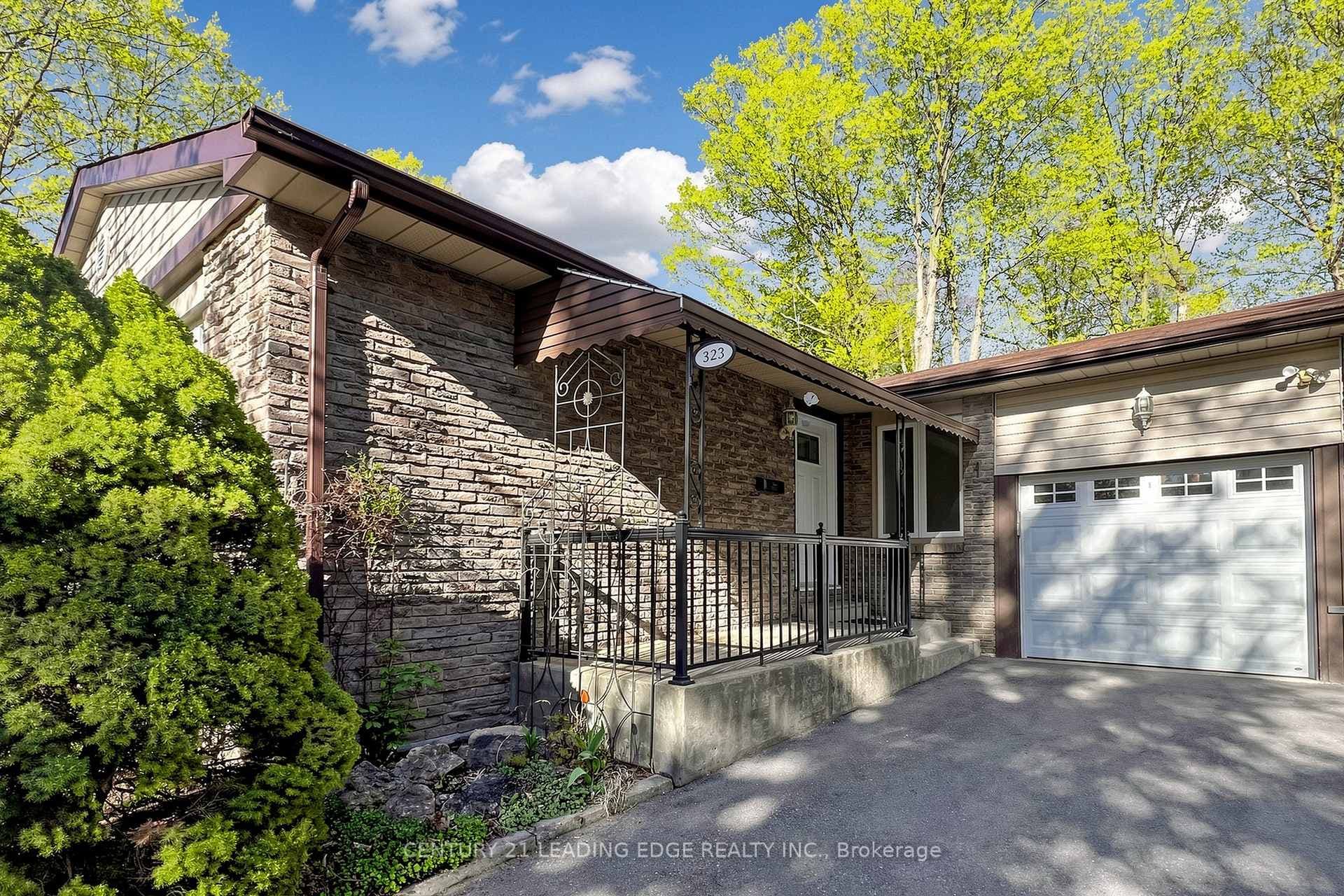 323 Waratah Avenue, Newmarket, ON L3Y 5J3