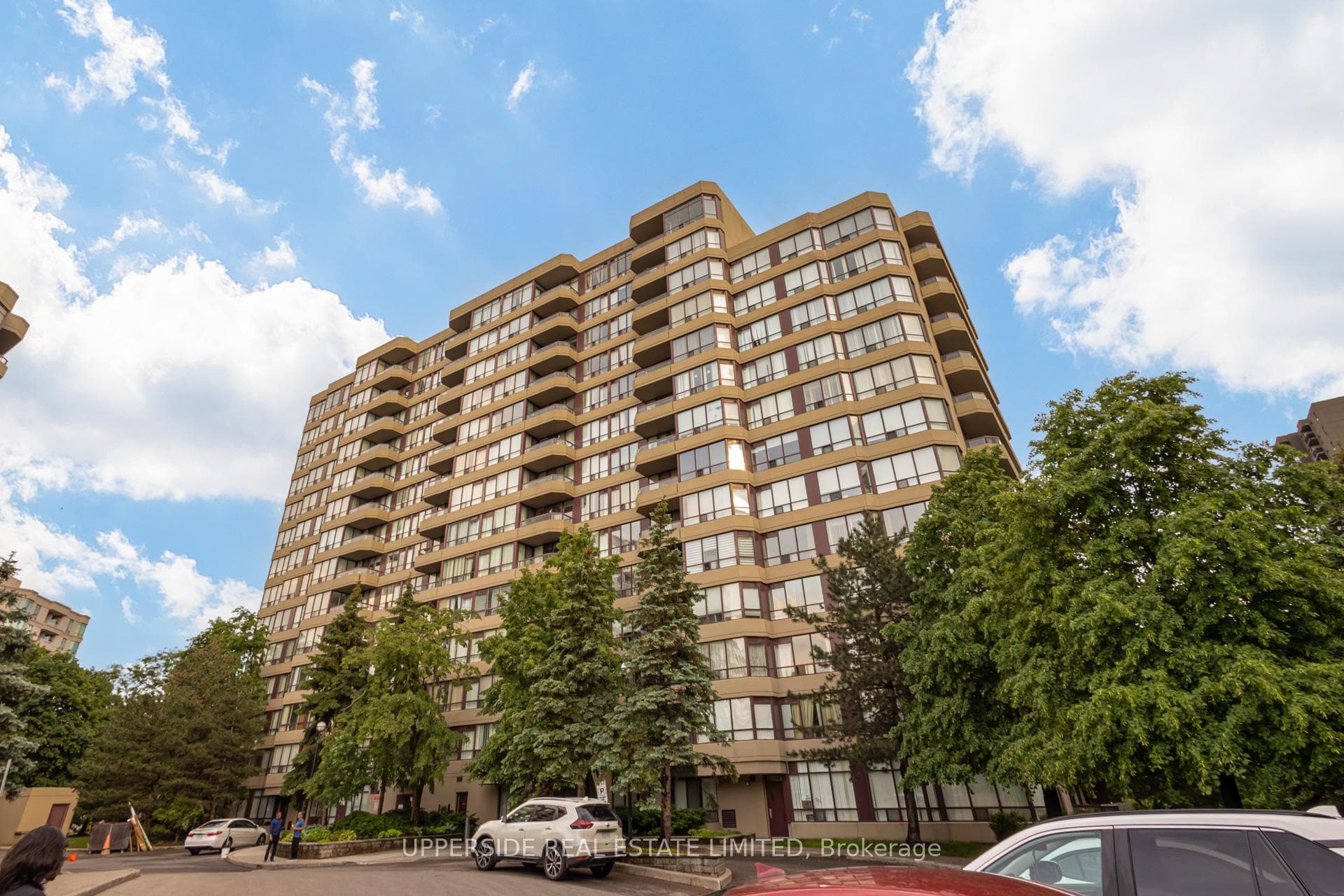 91 Townsgate Drive 1204, Vaughan, ON L4J 8E8