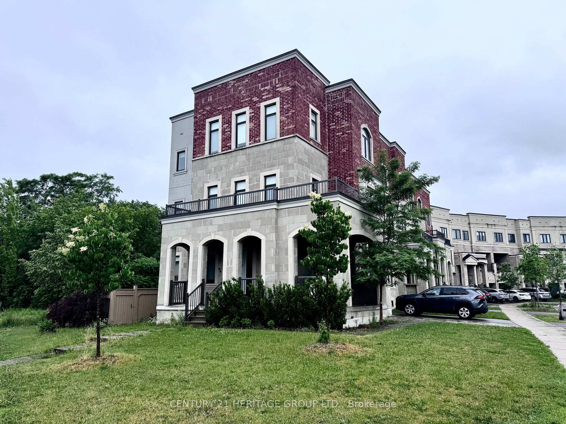 210 Arianna Crescent, Vaughan, ON L6A 4Z9