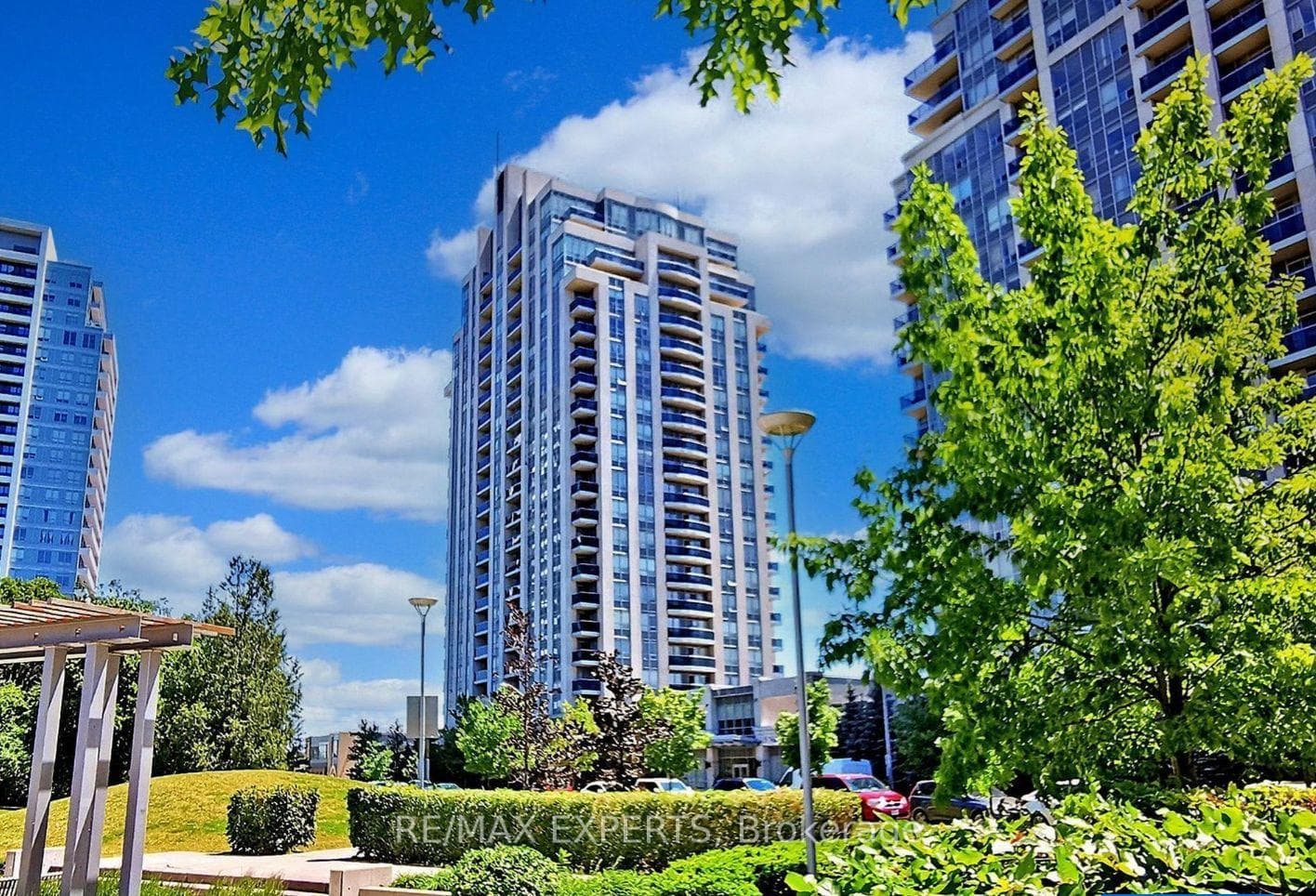 7 North Park Road 1012, Vaughan, ON L4J 0C9