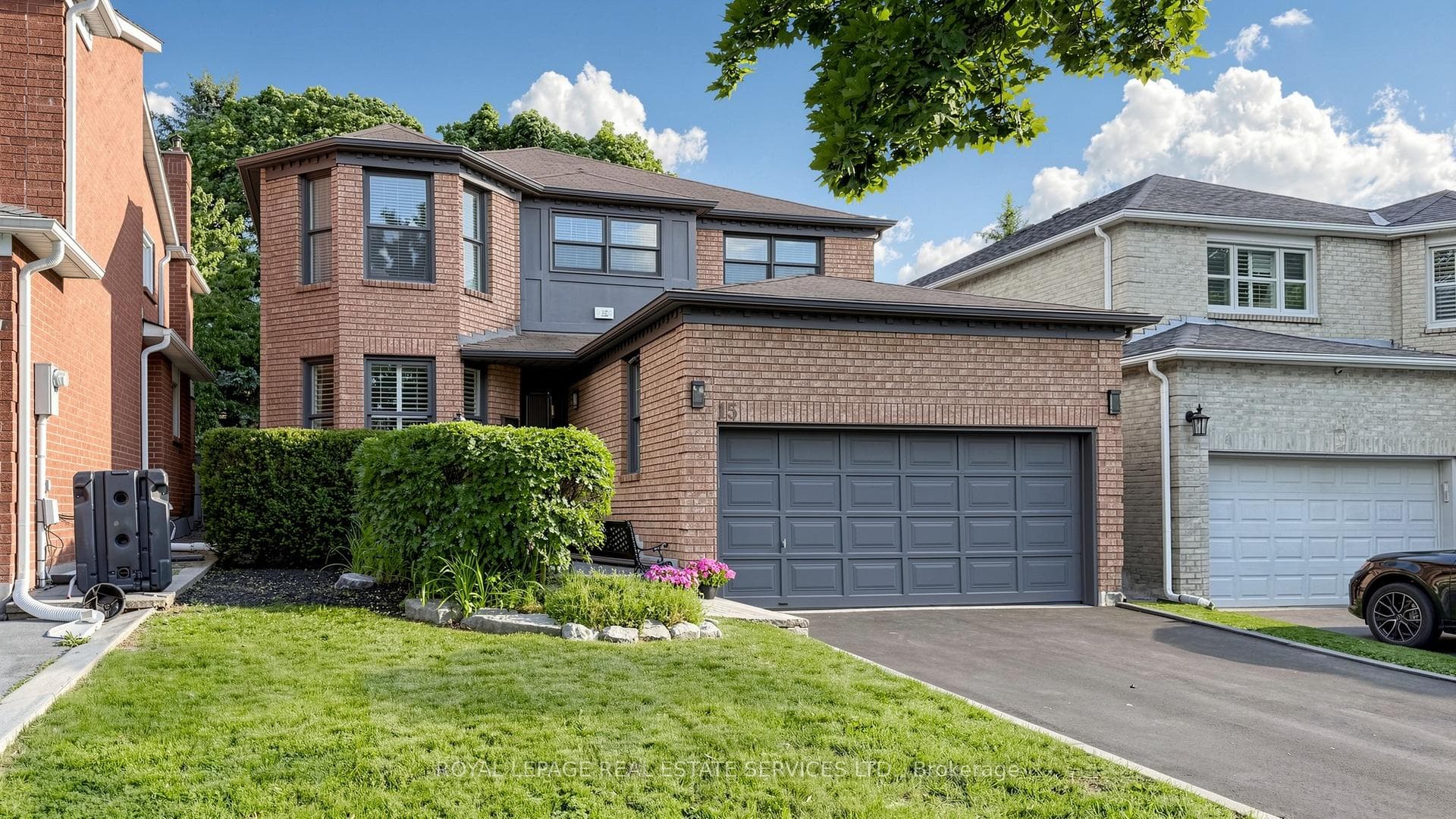 15 Maxwell Court, Vaughan, ON L4J 6Y3