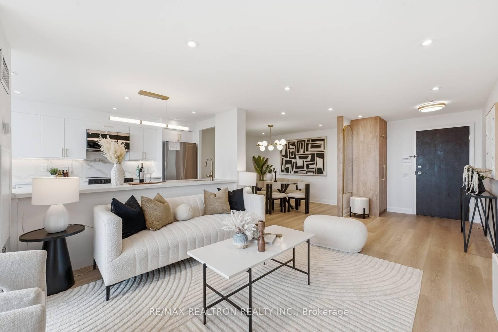 110 N Promenade Circle E 805, Vaughan, ON L4J 7W8