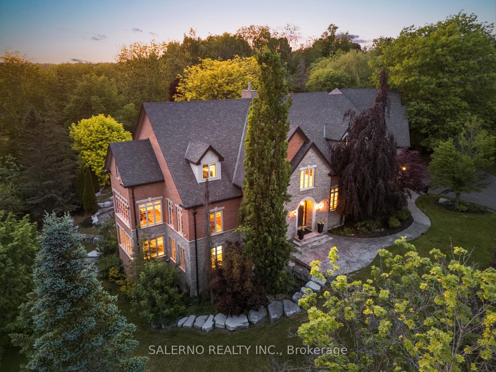 32 Daleview Court, Vaughan, ON L0J 1C0