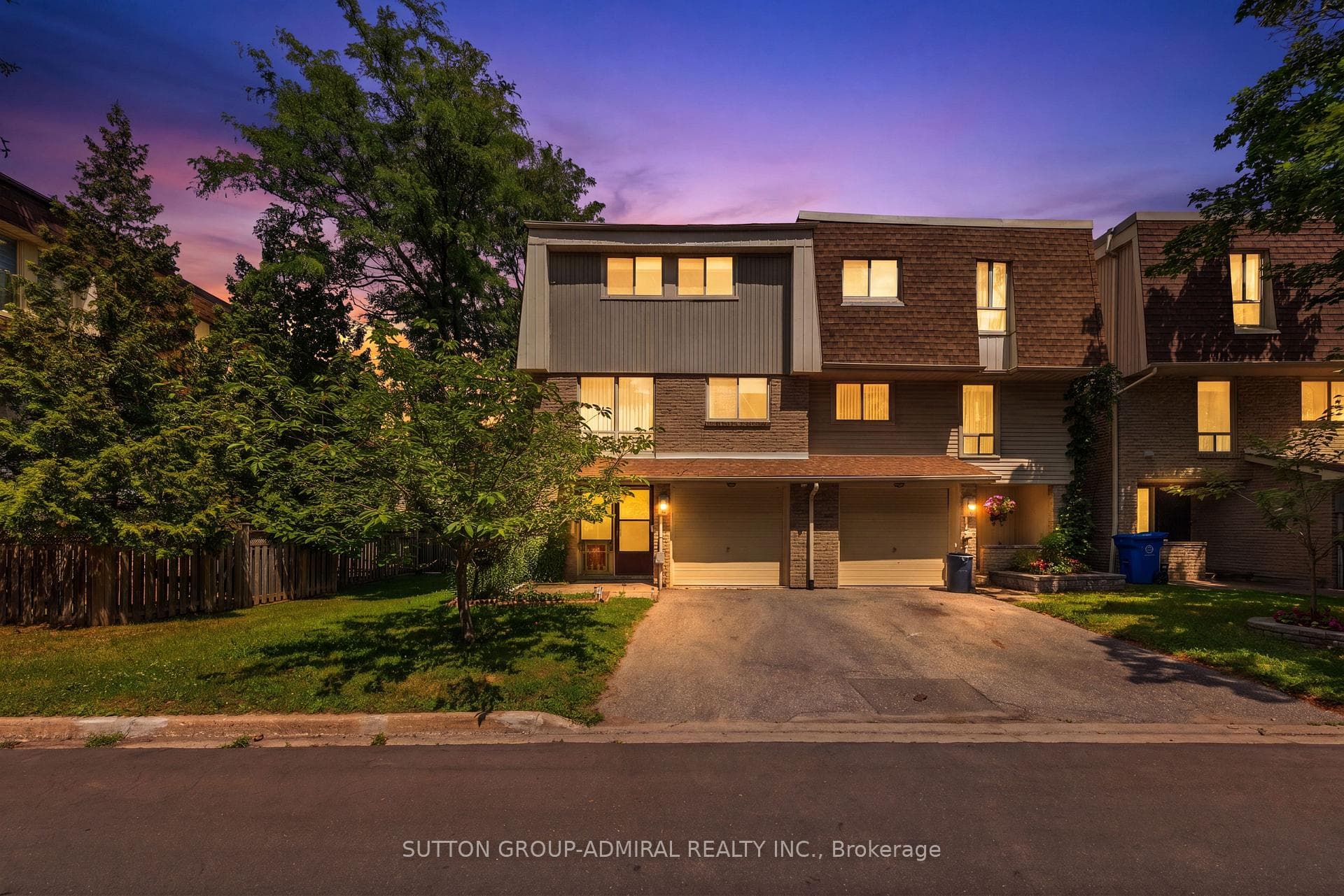 45 Poplar Crescent N 7, Aurora, ON L4G 3M4