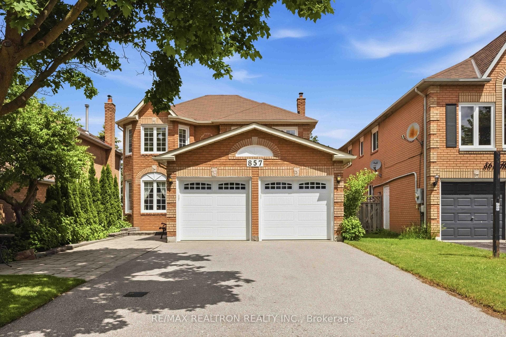 857 Hollander Road, Newmarket, ON L3Y 8H4