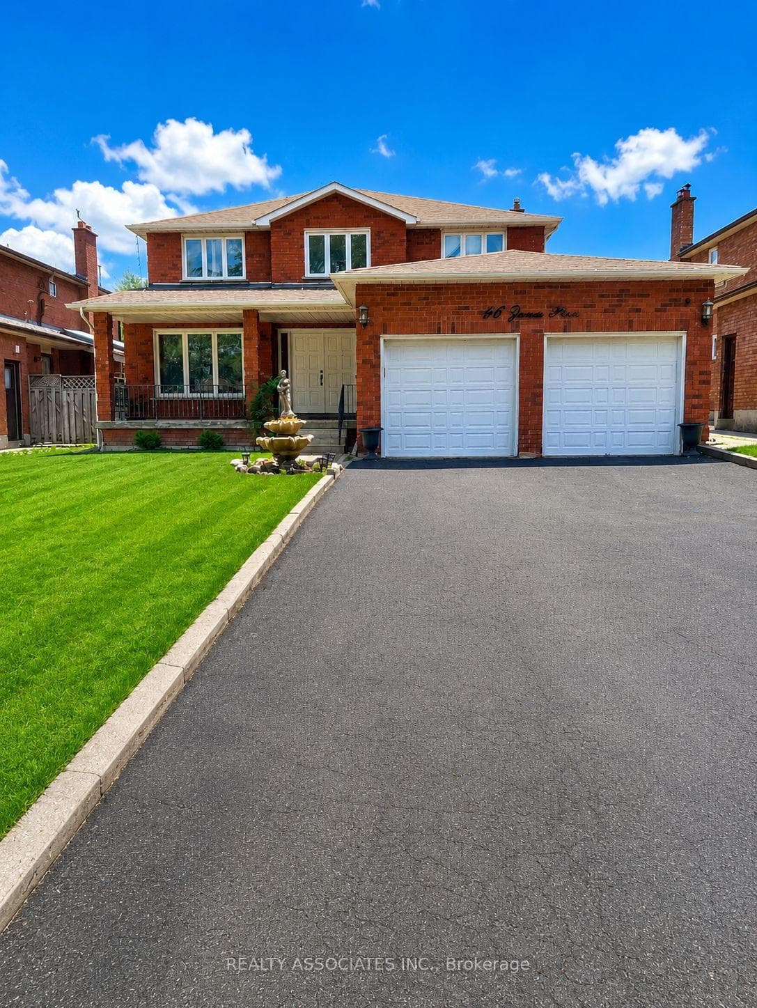96 Zinnia Place S, Vaughan, ON L4L 6G7