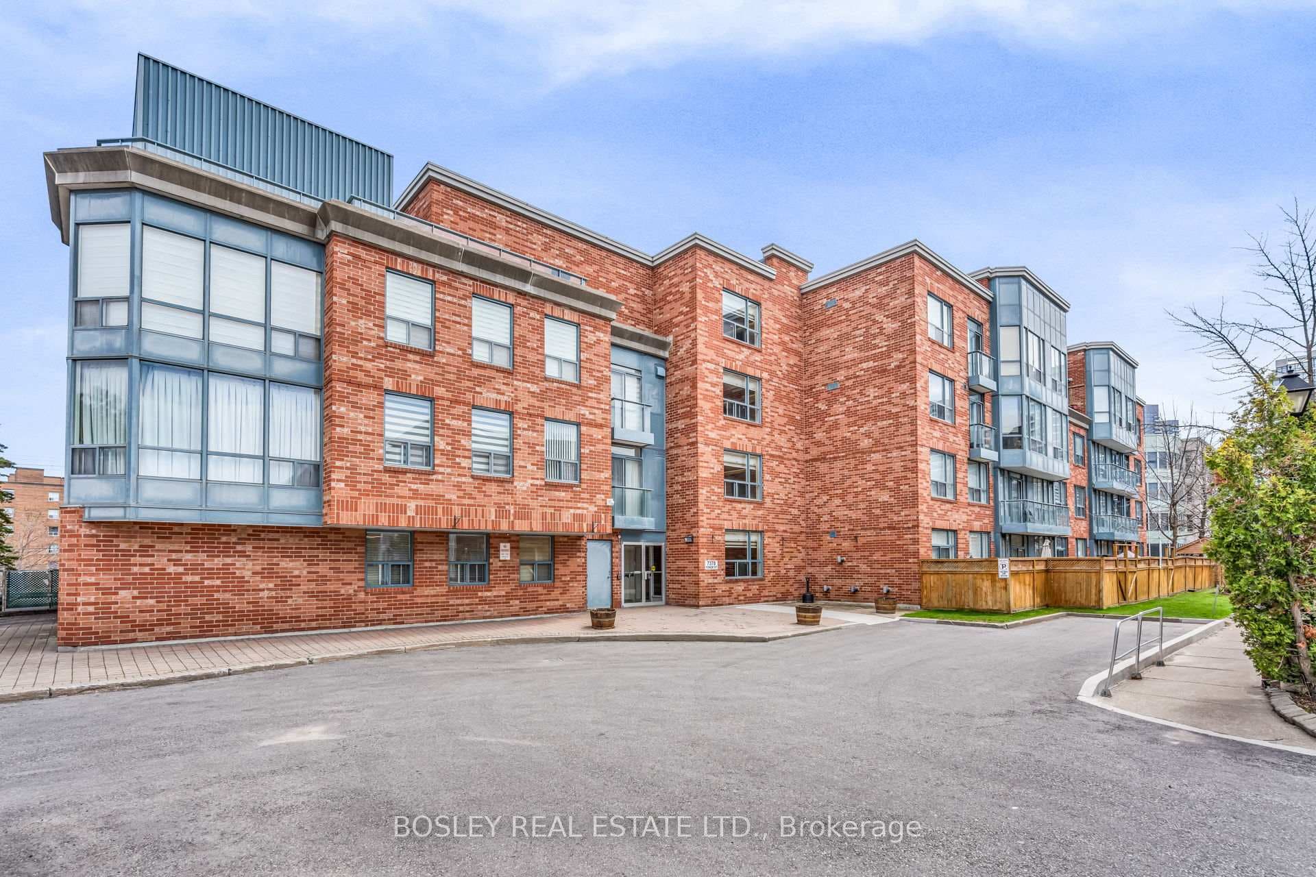 7378 Yonge Street 308, Vaughan, ON L4J 8J1