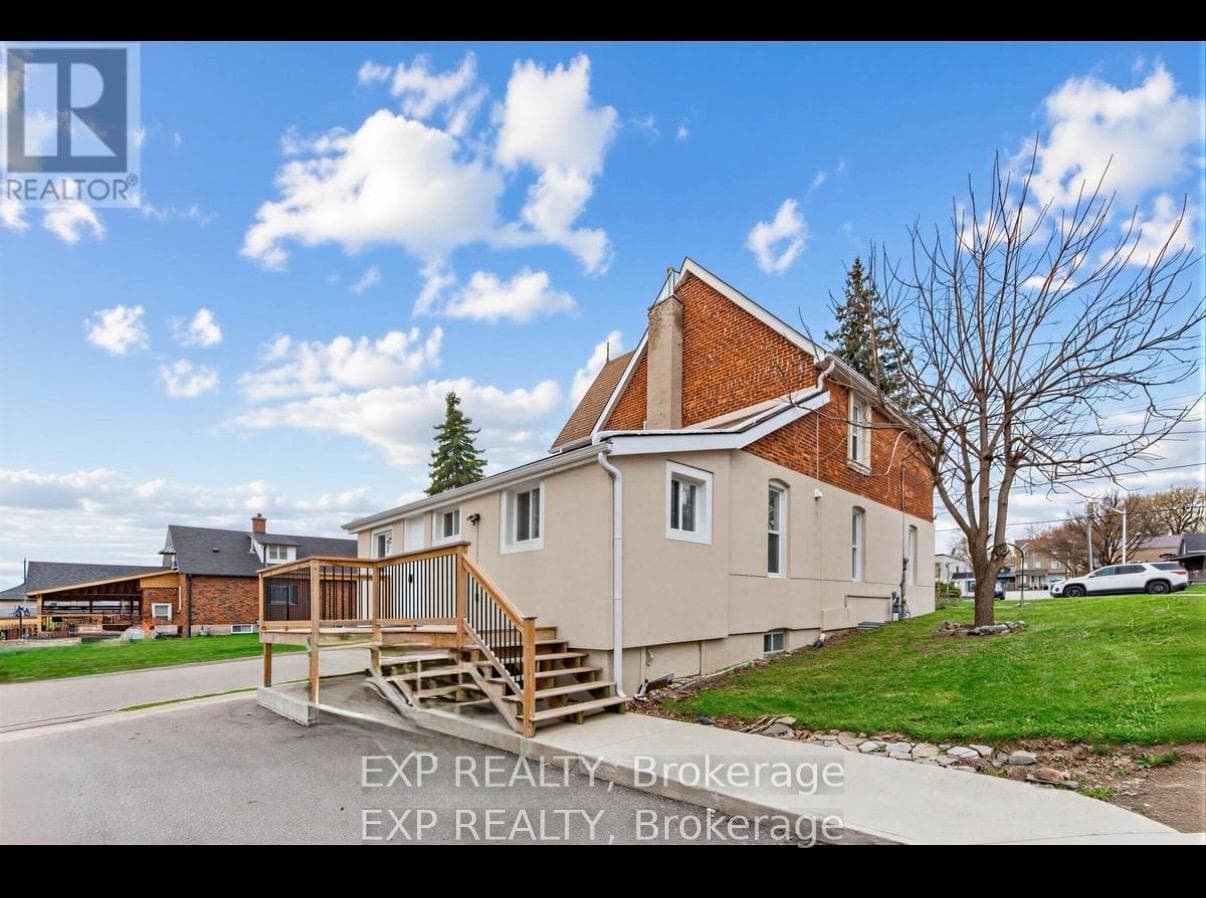 79 Barrie Street E, Bradford West Gwillimbury, ON L3Z 2B7