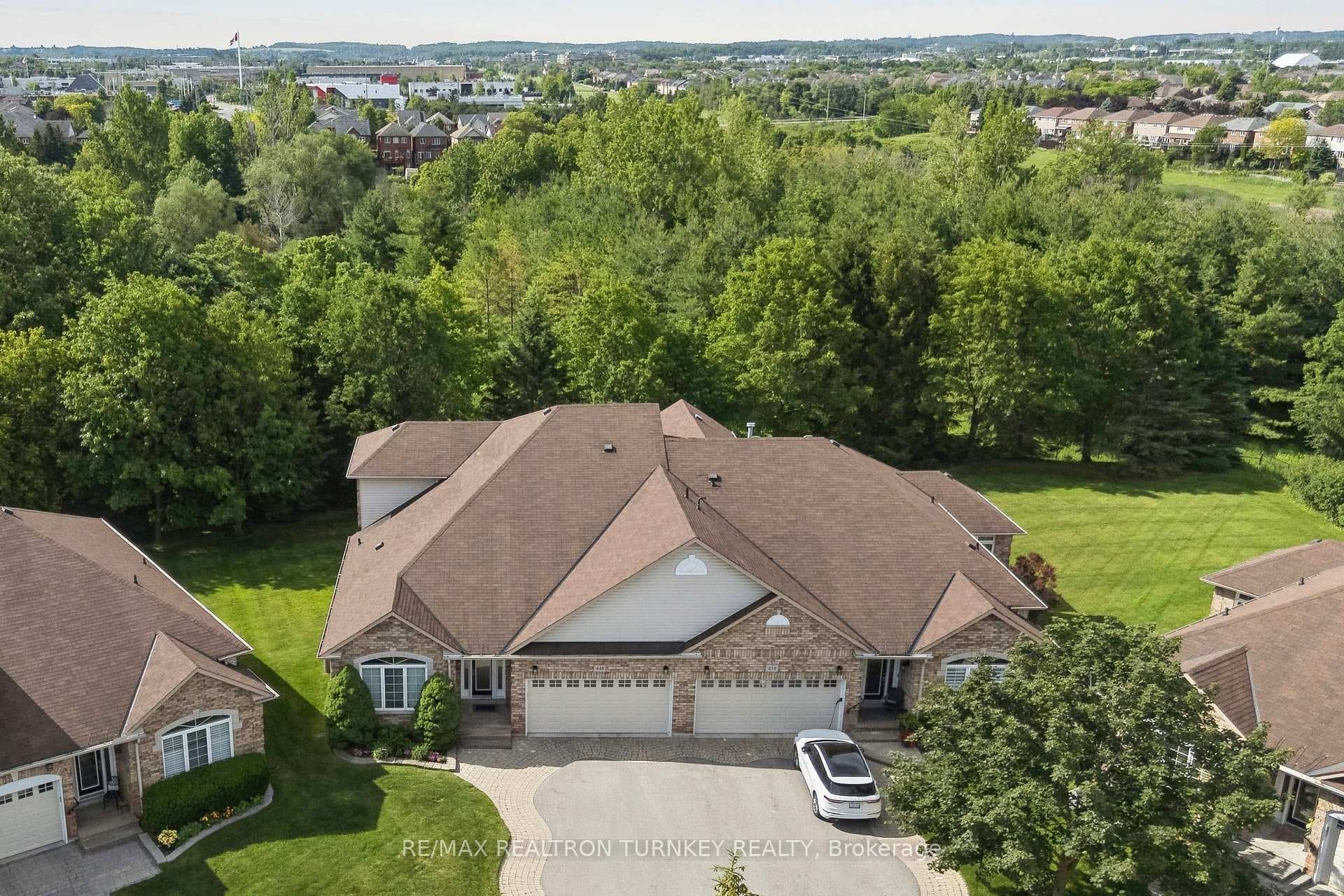 440 Morley Cook Crescent, Newmarket, ON L3X 2M3