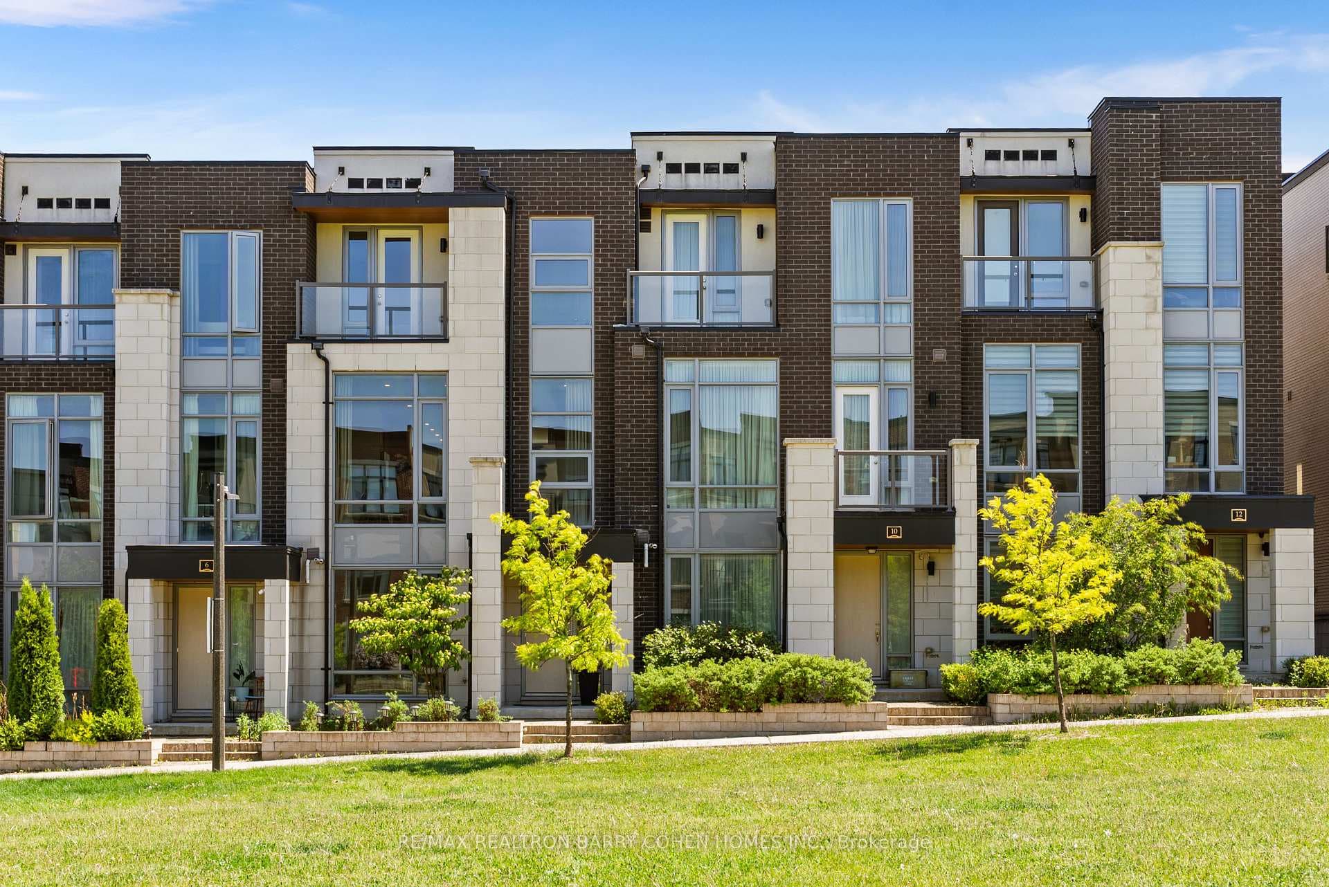 8 Heriot Place, Vaughan, ON L6A 4Z6