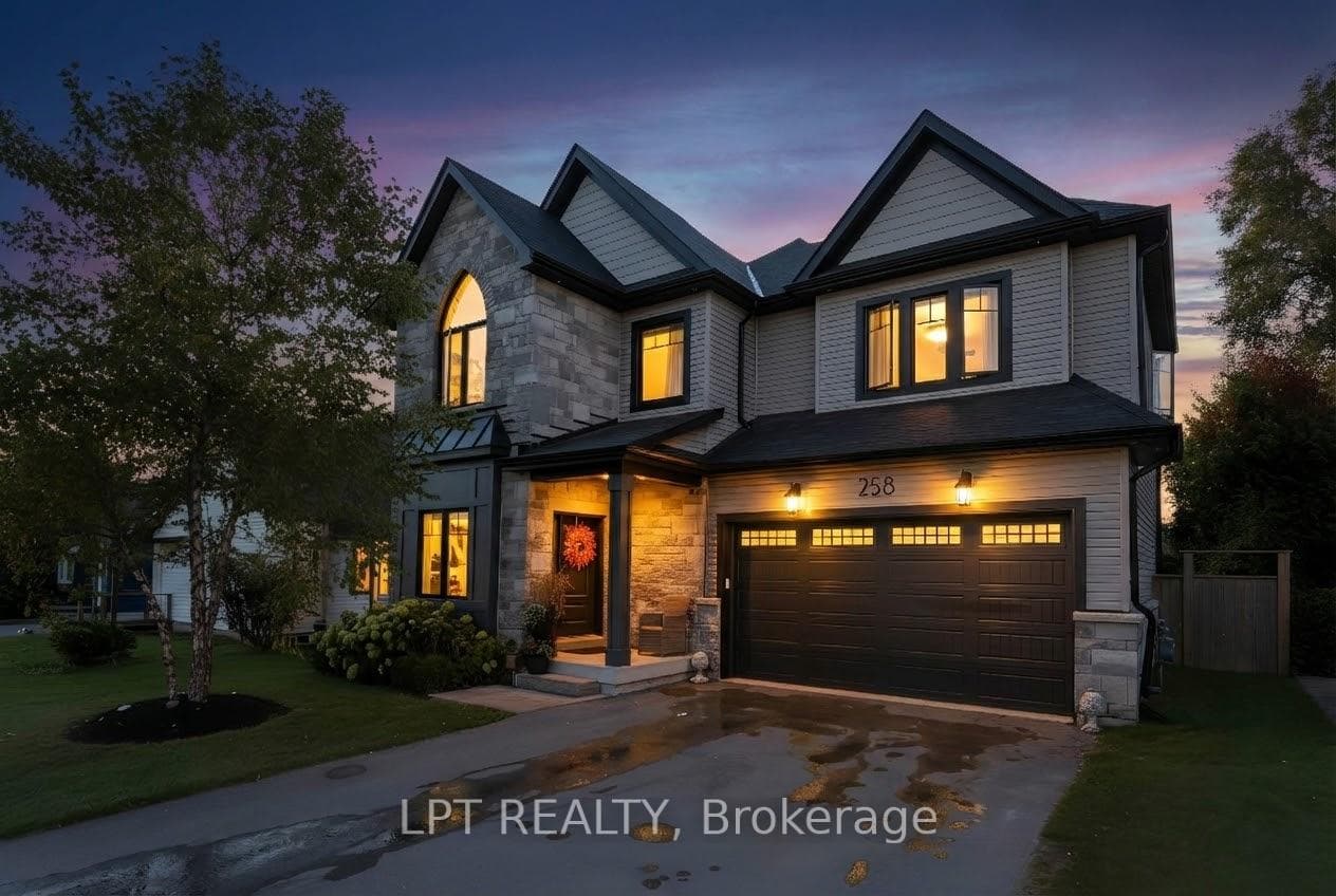 258 Andrew Street, Newmarket, ON L3Y 1H2