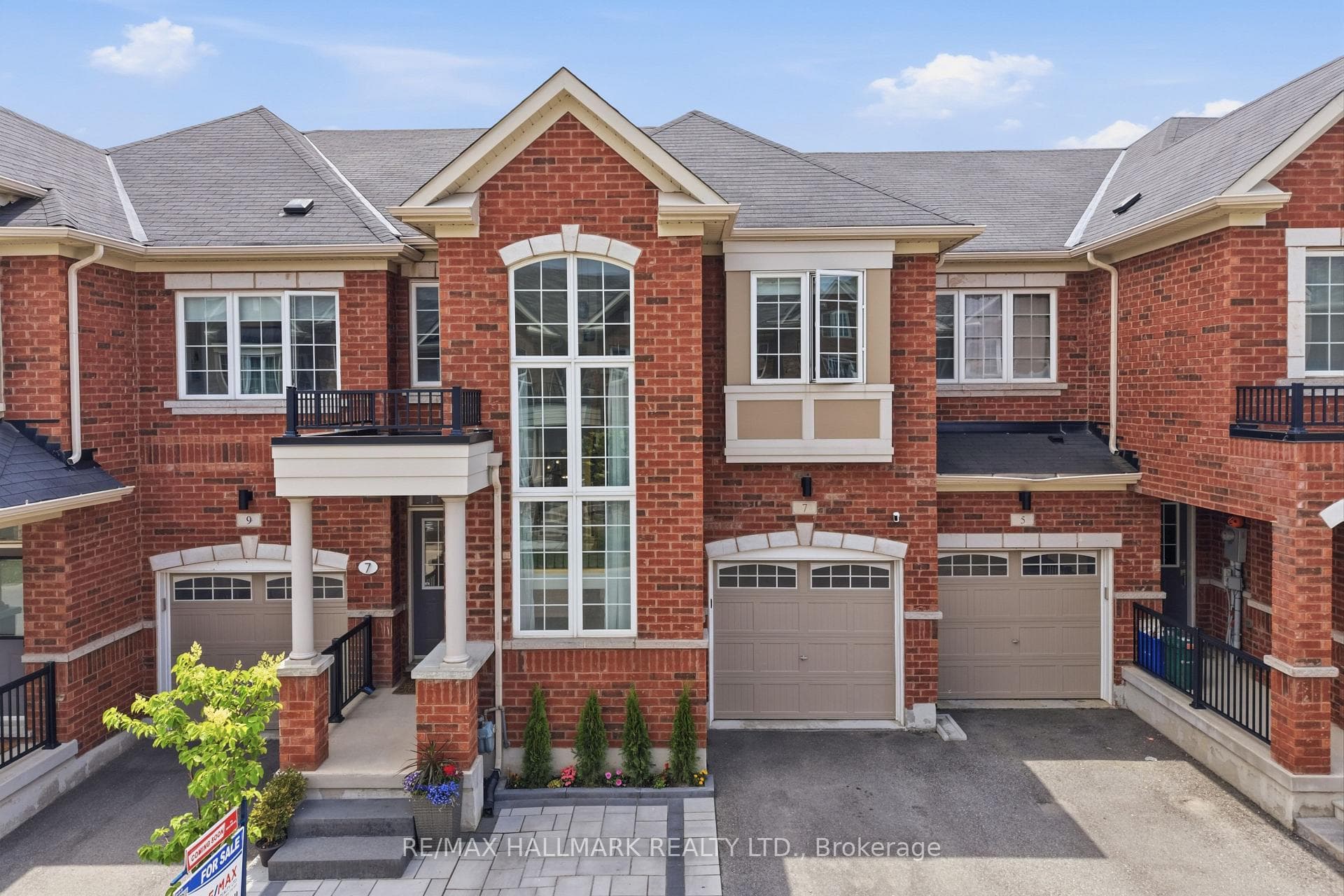 7 Harcourt Street, Vaughan, ON L6A 4Y4