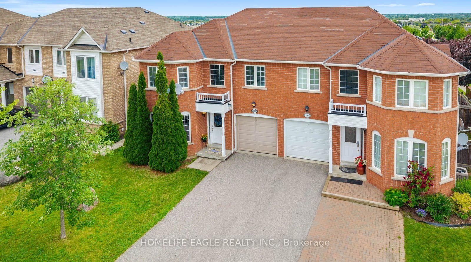 135 Wainscot Avenue, Newmarket, ON L3X 2X6