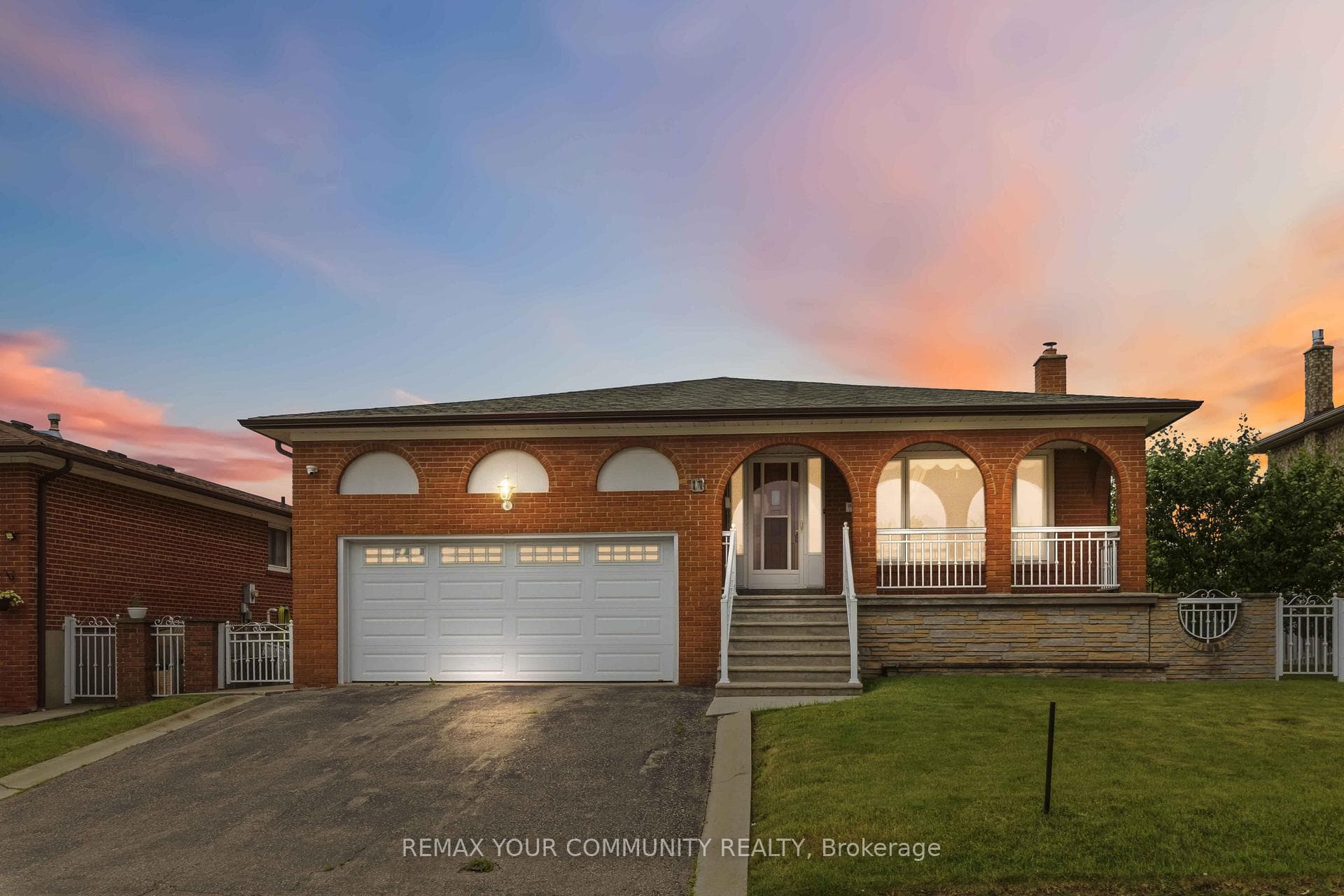 17 Harris Crescent, Vaughan, ON L4L 1R7