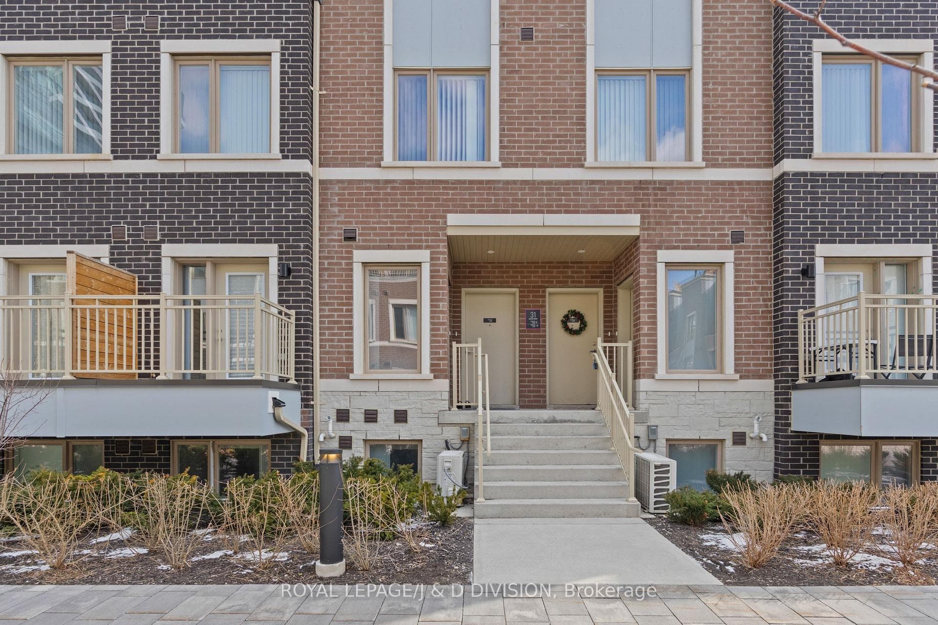 31 Honeycrisp Crescent 57, Vaughan, ON L4K 0N6
