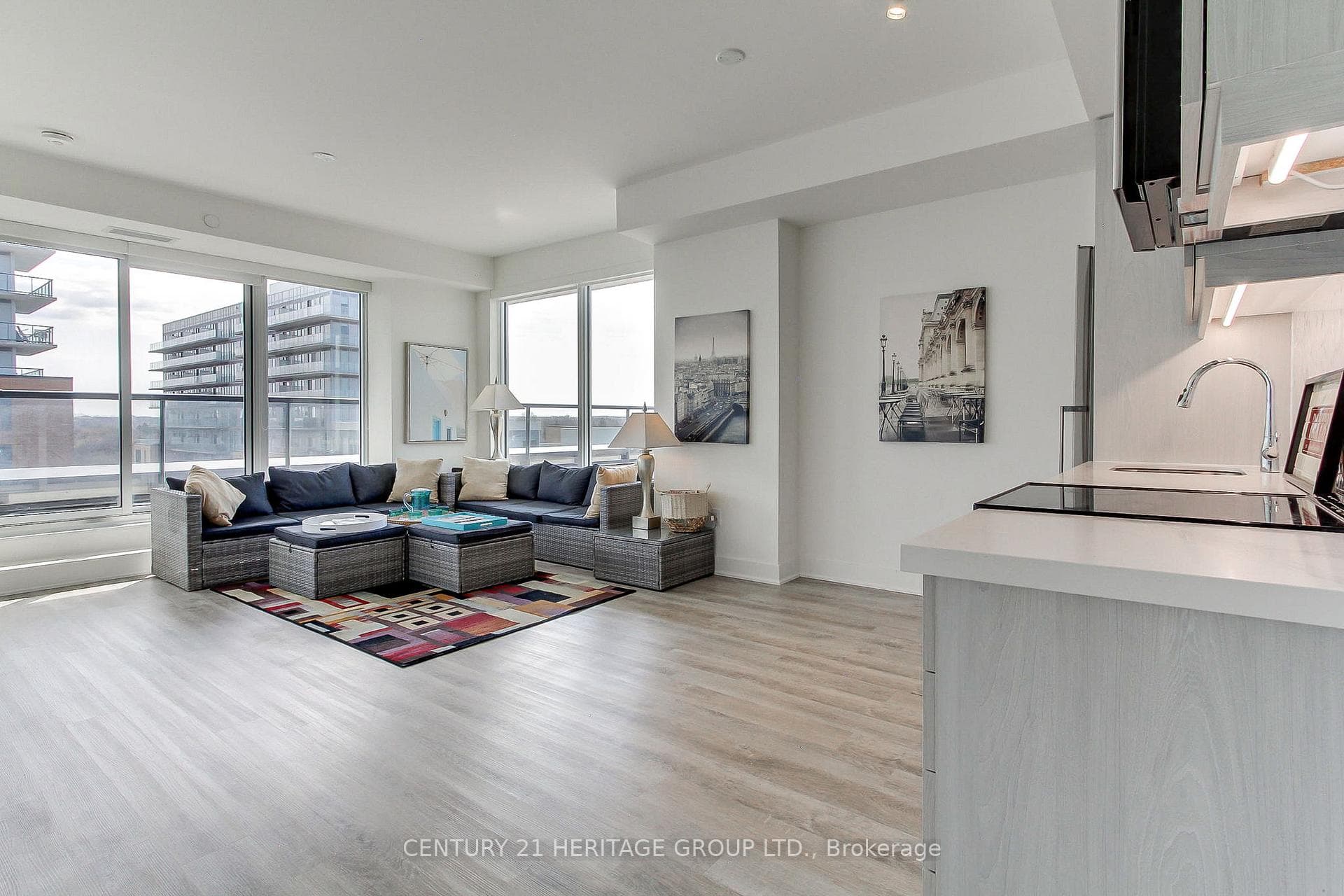 185 Deerfield Road 503, Newmarket, ON L3Y 0G7