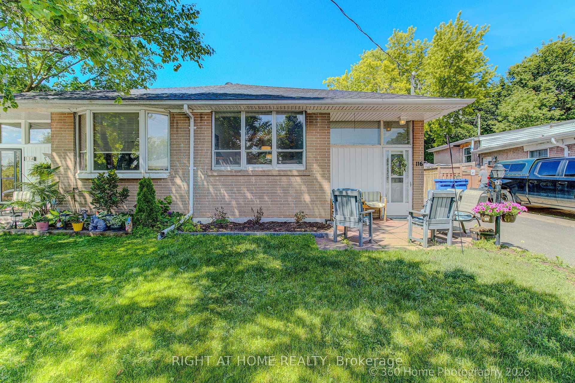 116 Longford Drive, Newmarket, ON L3Y 2Y5